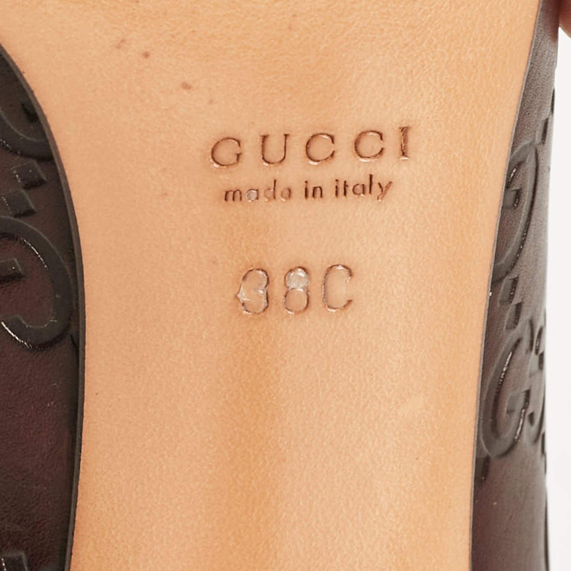 Gucci Escarpins Guccissima en cuir et velours marron foncé avec boucle en métal Taille 38 3