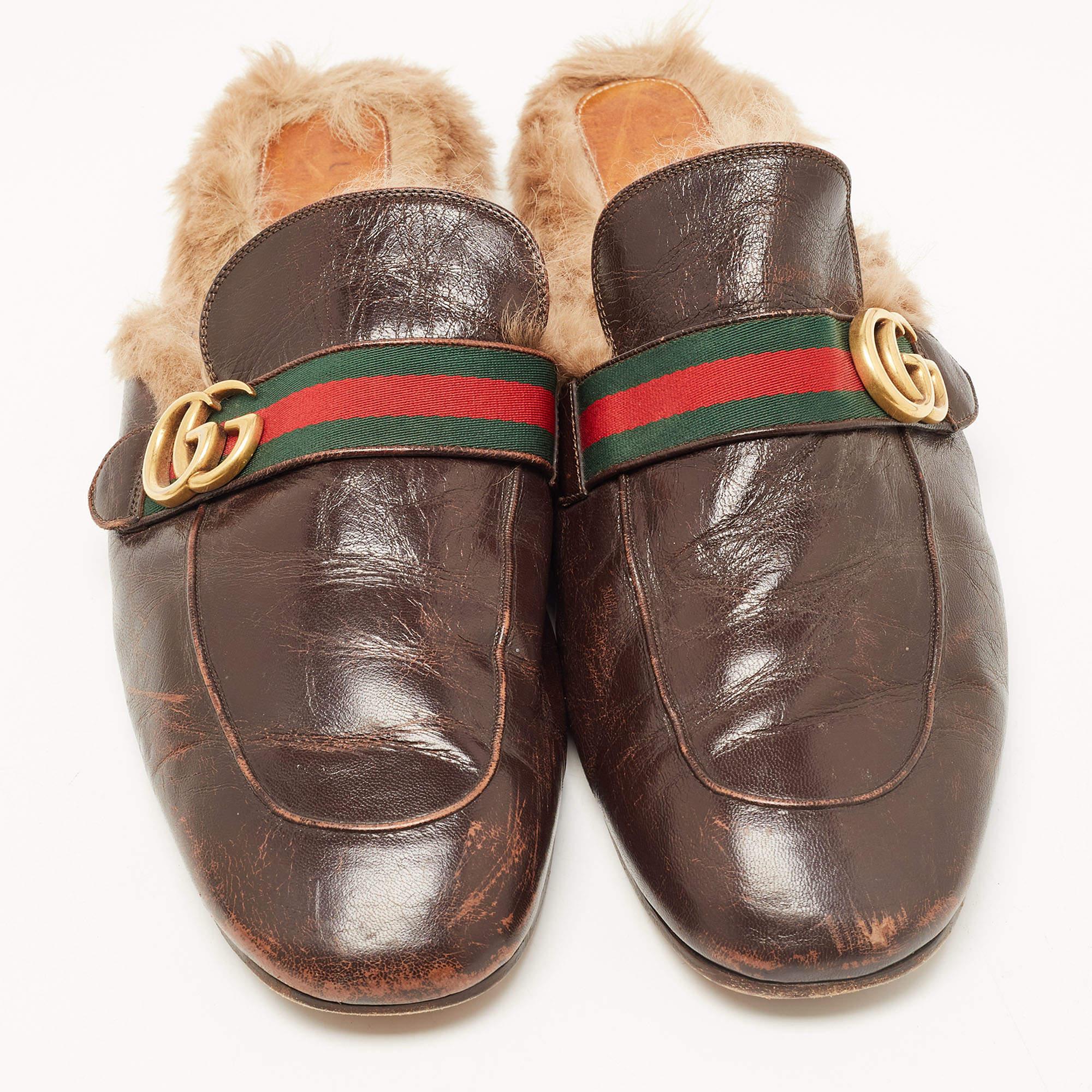 Gucci Dark Brown Leather and Fur Princetown Mules Size 48 In Good Condition In Dubai, Al Qouz 2