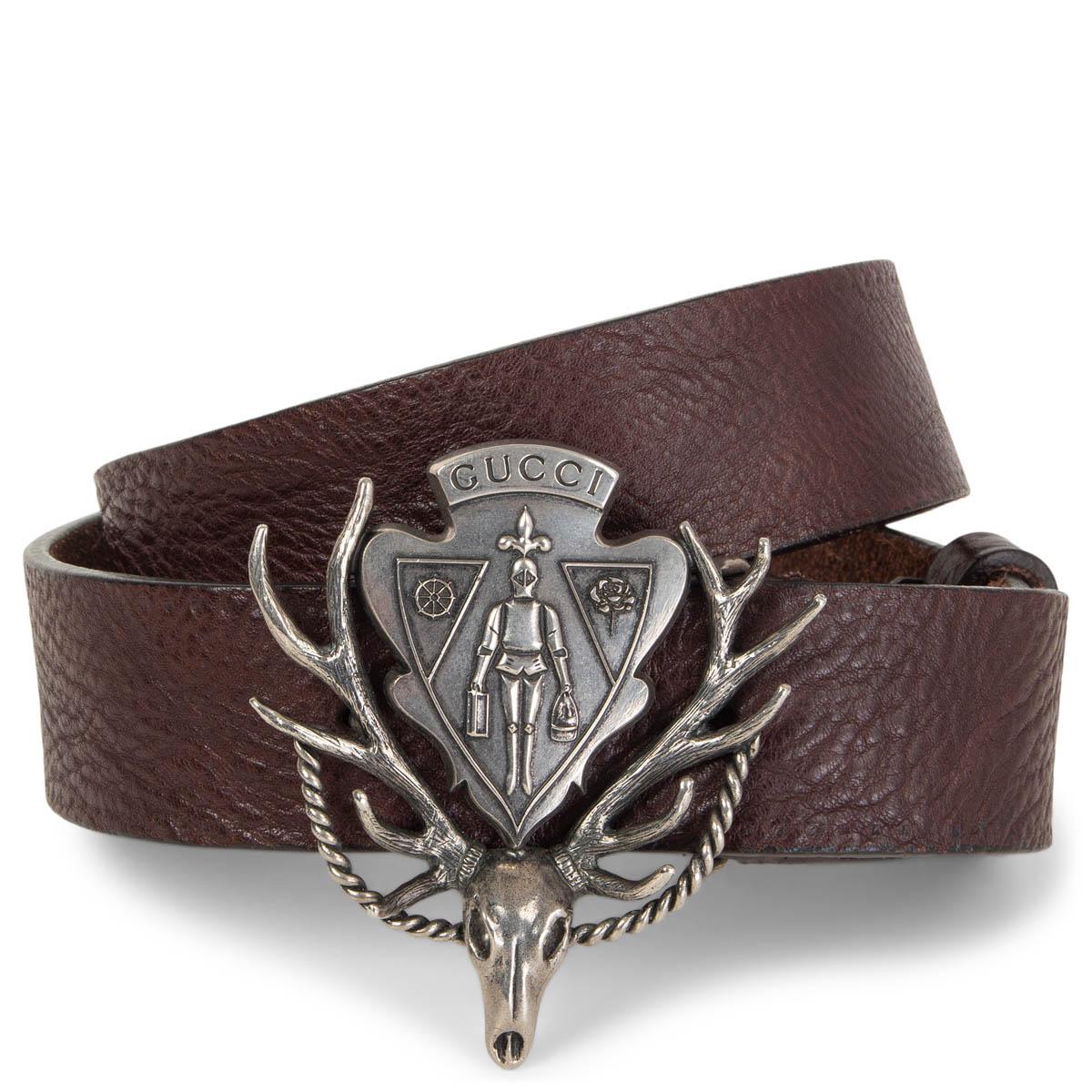 100% autentica cintura Gucci con stemma di corno in metallo argentato e pelle martellata marrone scuro. È stato indossato ed è in ottime condizioni.

Misure
Dimensioni dell'etichetta	85/34
Larghezza	4cm (1.6in)
Adatti	Da 85 cm (33,2