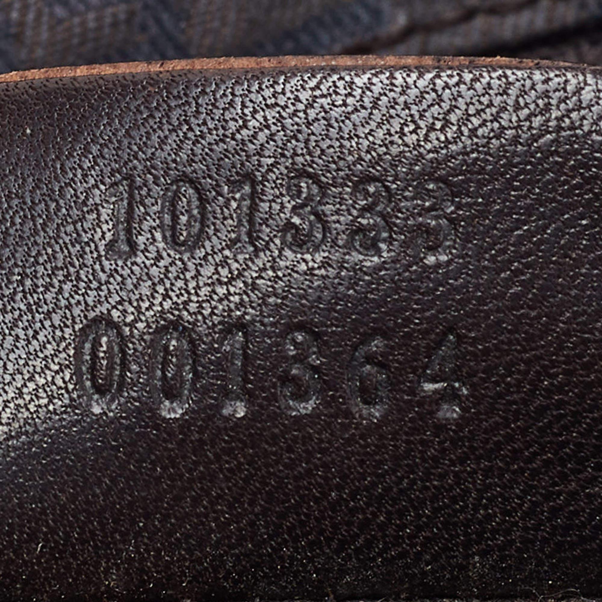 Gucci Baguette-Tasche aus dunkelbraunem Leder im Angebot 7