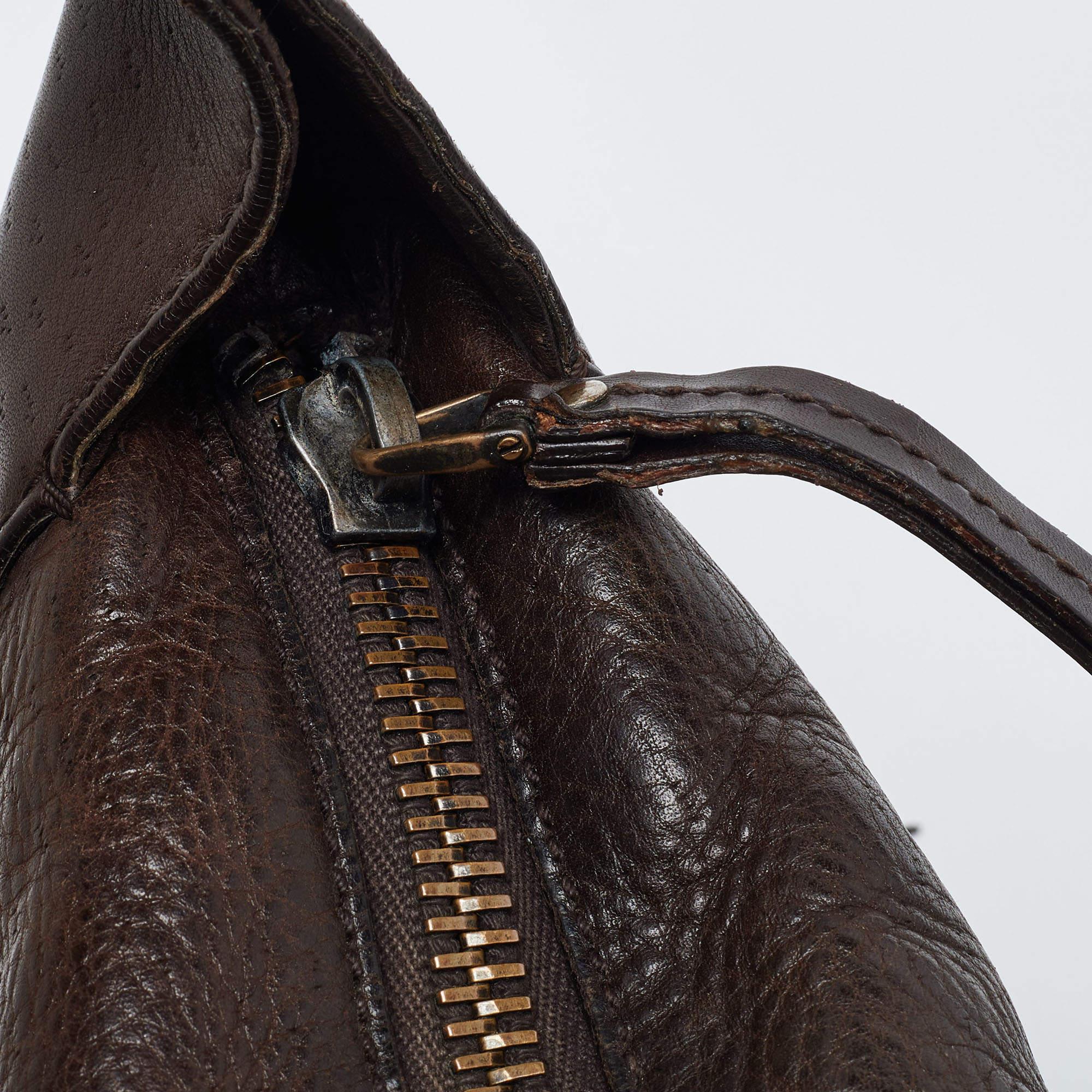 Gucci Baguette-Tasche aus dunkelbraunem Leder im Angebot 3