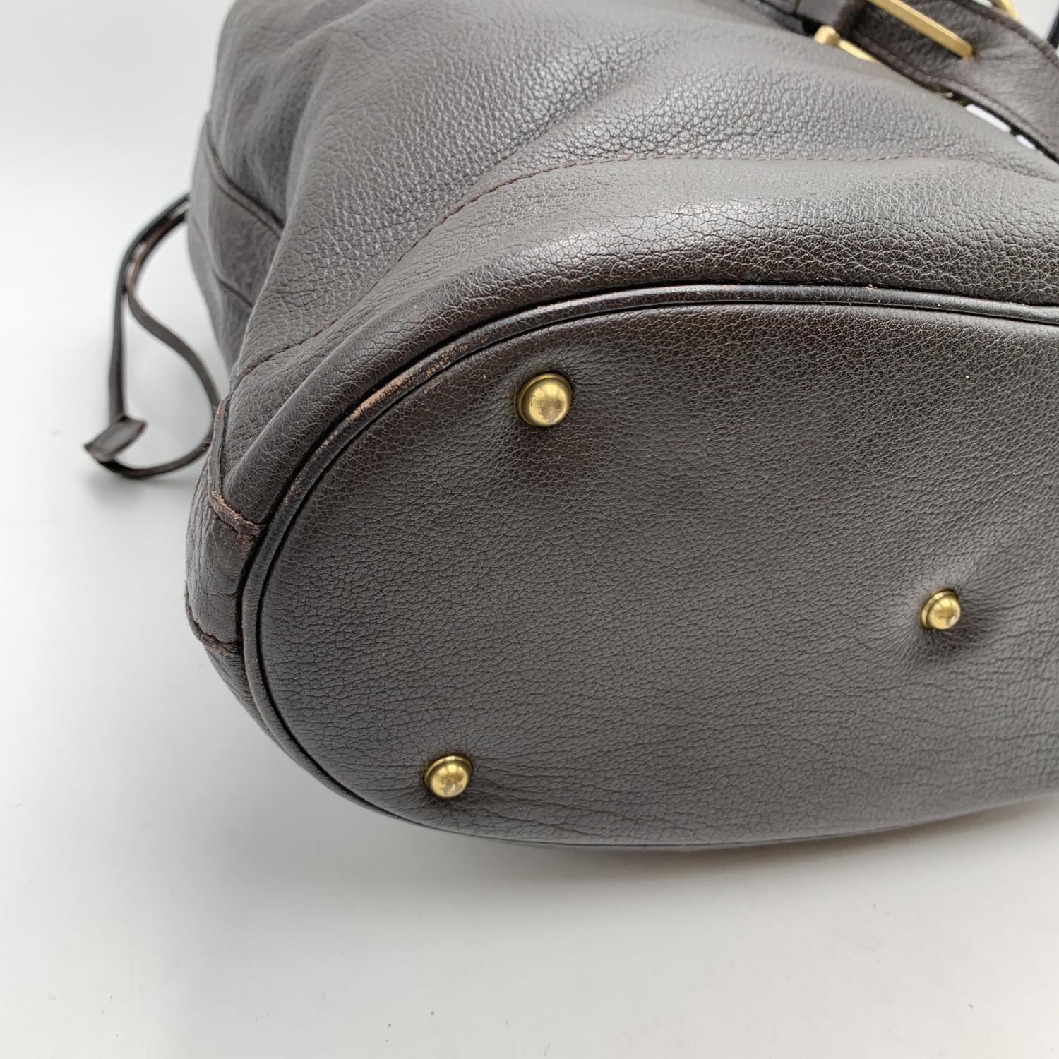 Gucci Dark Brown Leather Drawstring Bucket Shoulder Bag For Sale 5
