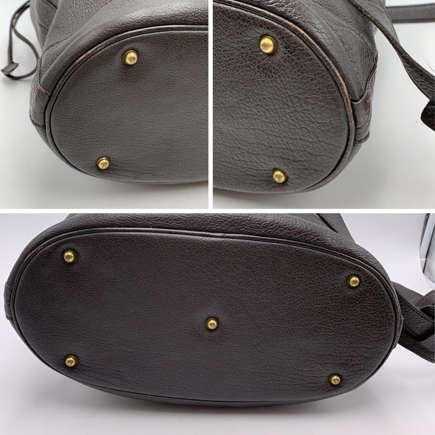 Gucci Dark Brown Leather Drawstring Bucket Shoulder Bag For Sale 2