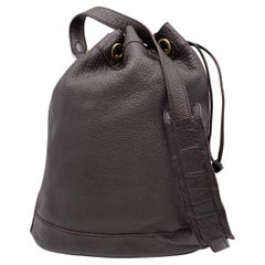Gucci Dunkelbraune Eimer-Umhängetasche aus Leder mit Kordelzug