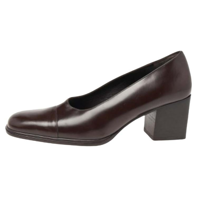 Bombas de tacón cuadrado de piel marrón oscuro de Gucci talla 37.5