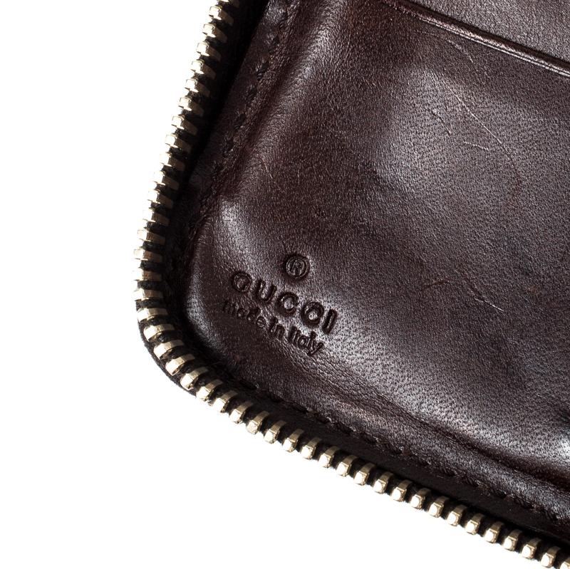 Gucci Dark Brown Leather Zip Around Wallet Organizer In Good Condition In Dubai, Al Qouz 2