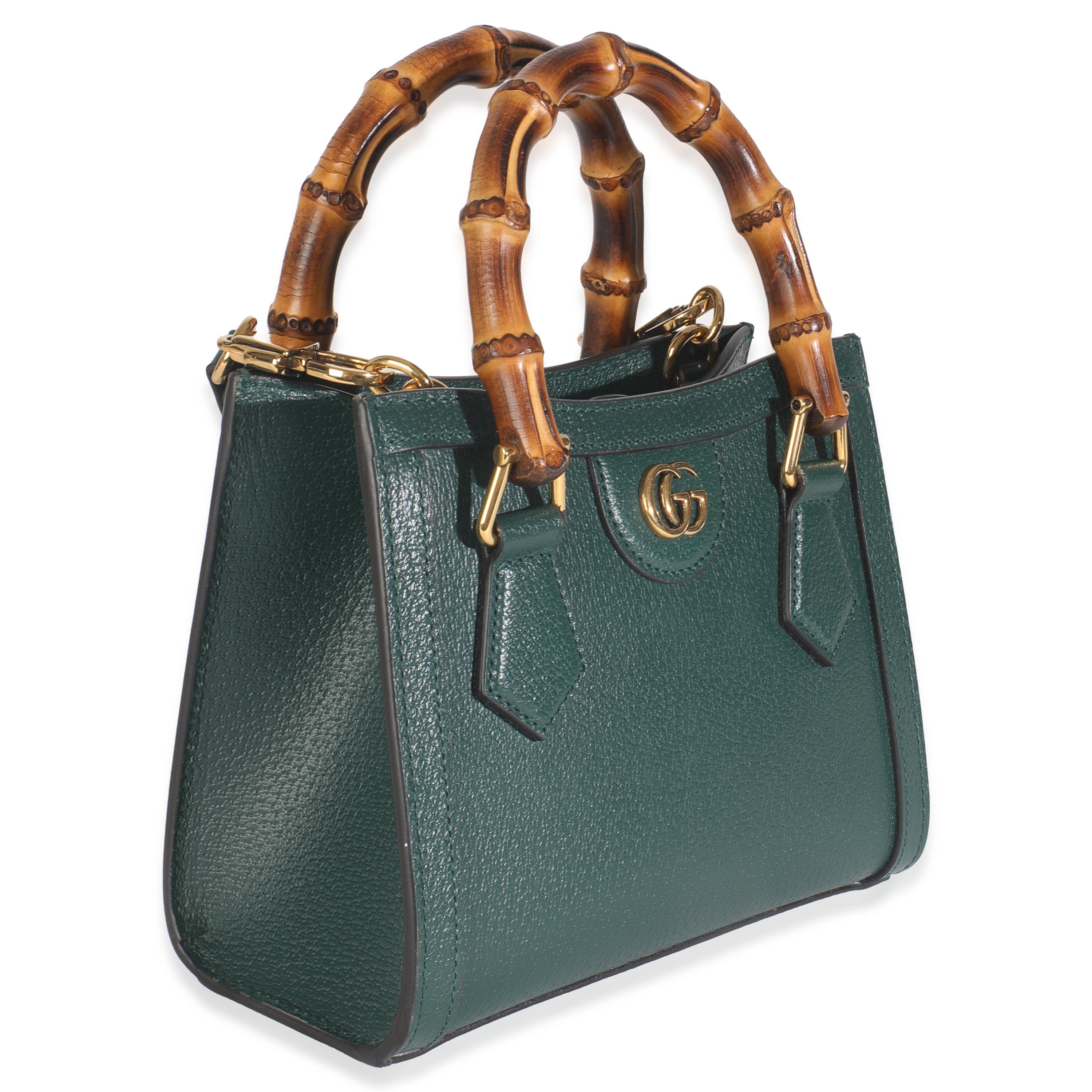 Gris Mini sac à main Diana Bamboo en cuir de veau texturé dollar vert foncé de Gucci en vente