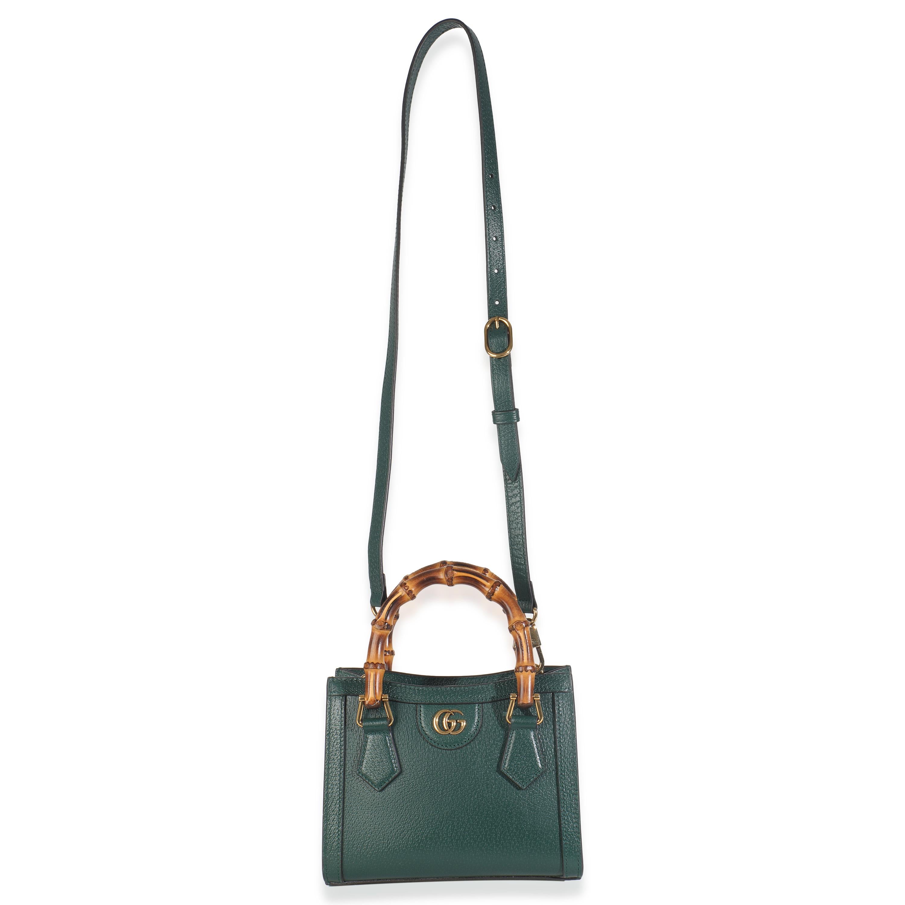 Mini sac à main Diana Bamboo en cuir de veau texturé dollar vert foncé de Gucci en vente 1