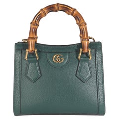 Gucci Dunkelgrünes strukturiertes Dollar-Kalbsleder Mini Diana Bamboo Top Handle Bag