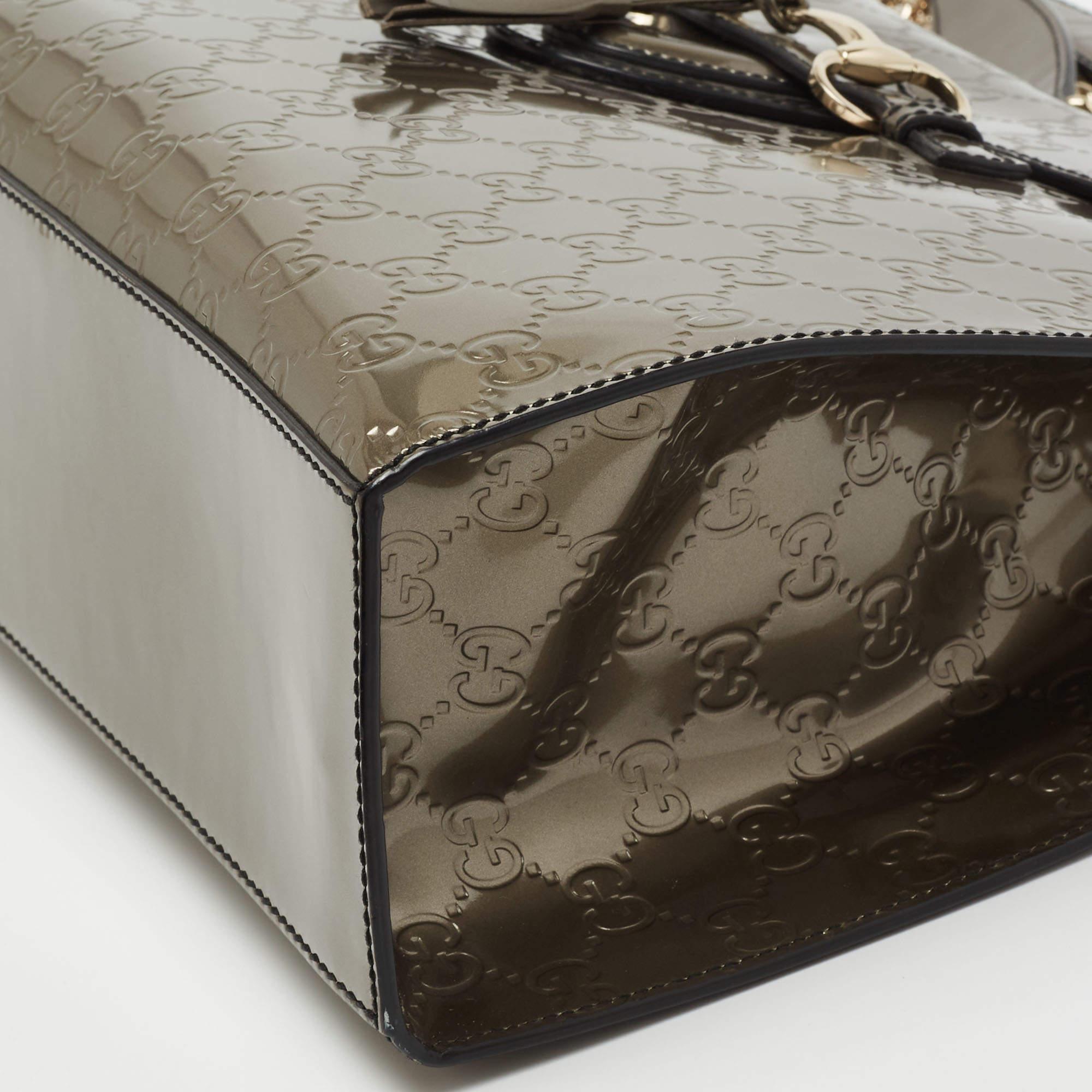 Gucci Borsa a tracolla grande Emily in pelle verniciata grigio scuro Guccissima 6