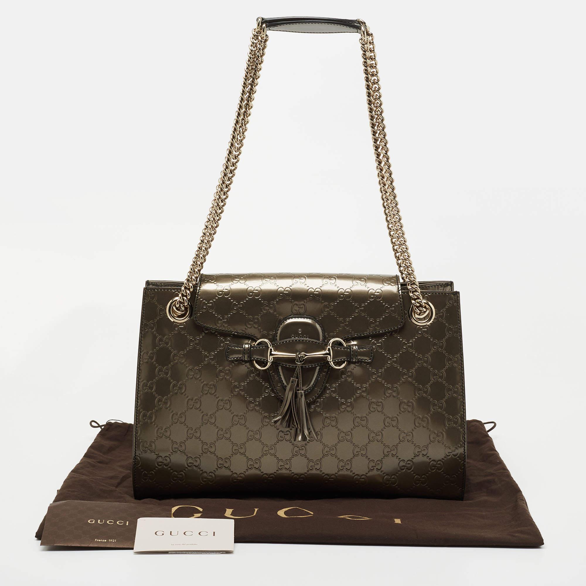 Gucci Borsa a tracolla grande Emily in pelle verniciata grigio scuro Guccissima 11