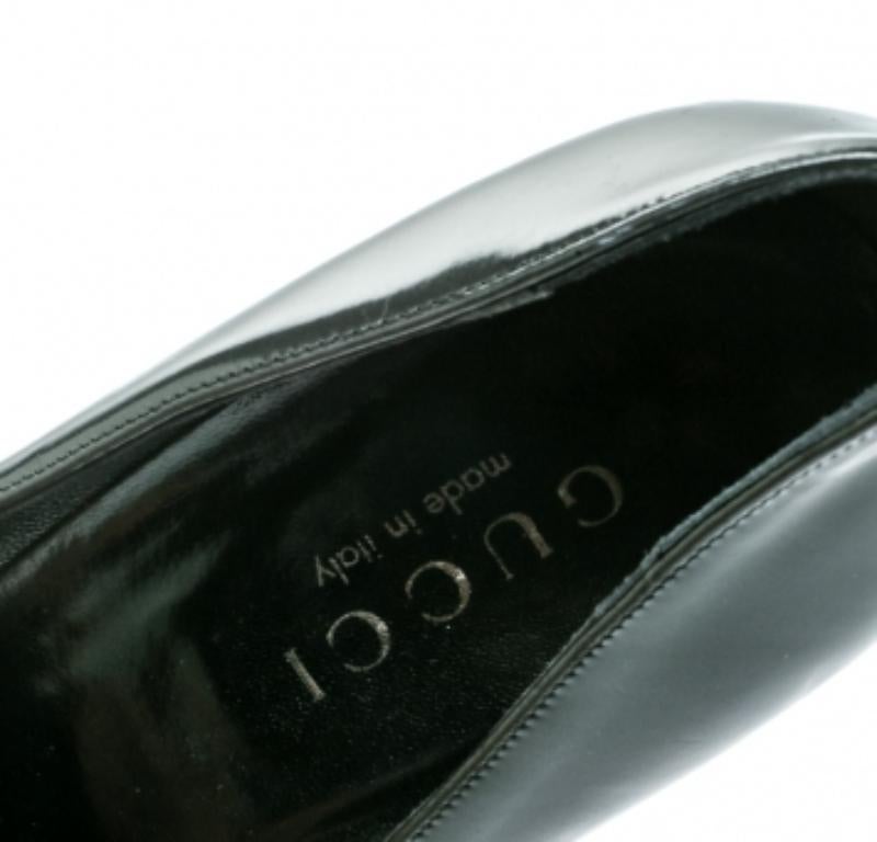 Nero Gucci Pumps con tacco a blocco in pelle grigio scuro misura 37 in vendita