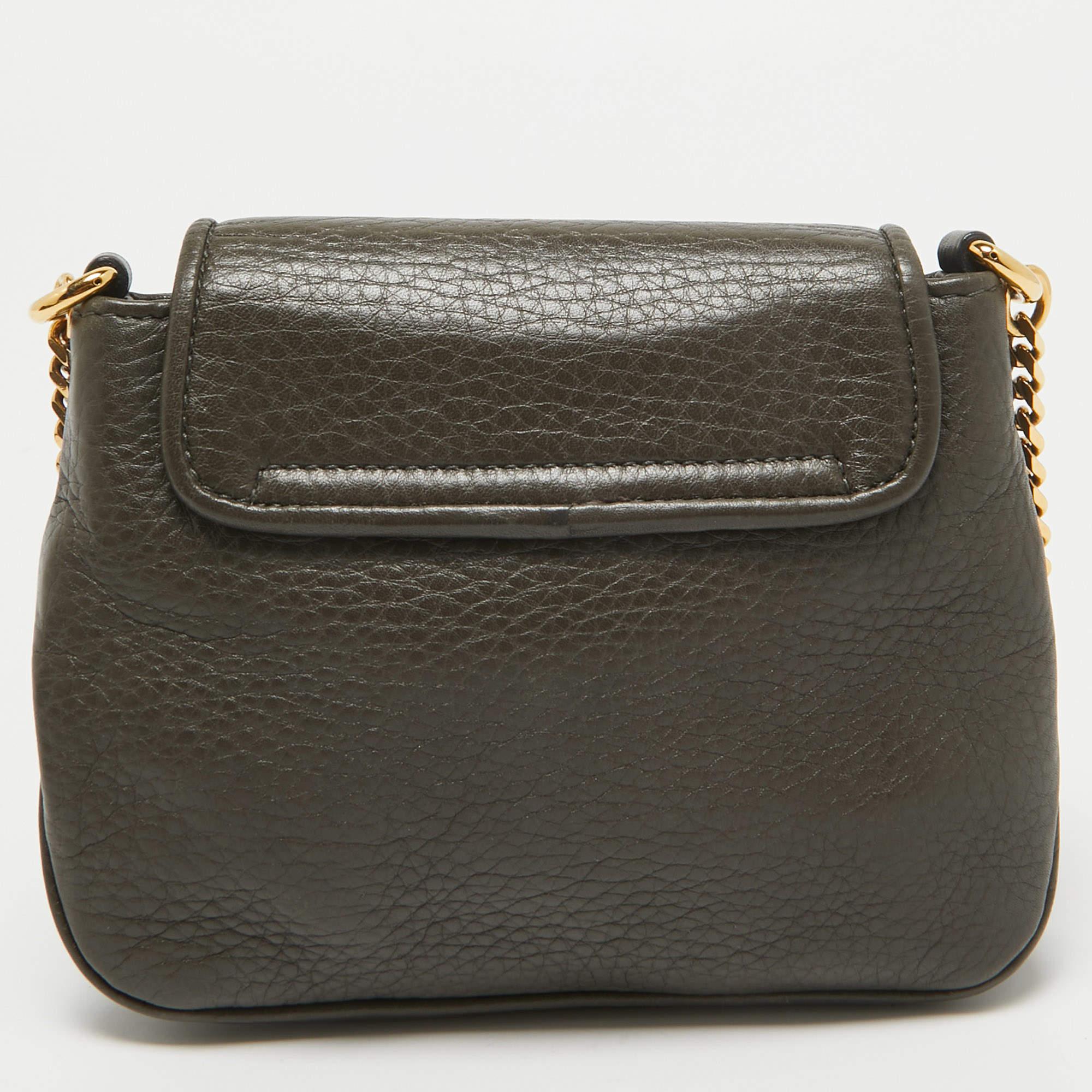 Bolso Crossbody de cadena 1973 pequeño de piel gris oscuro de Gucci en Bastante bueno Estado en Dubai, Al Qouz 2
