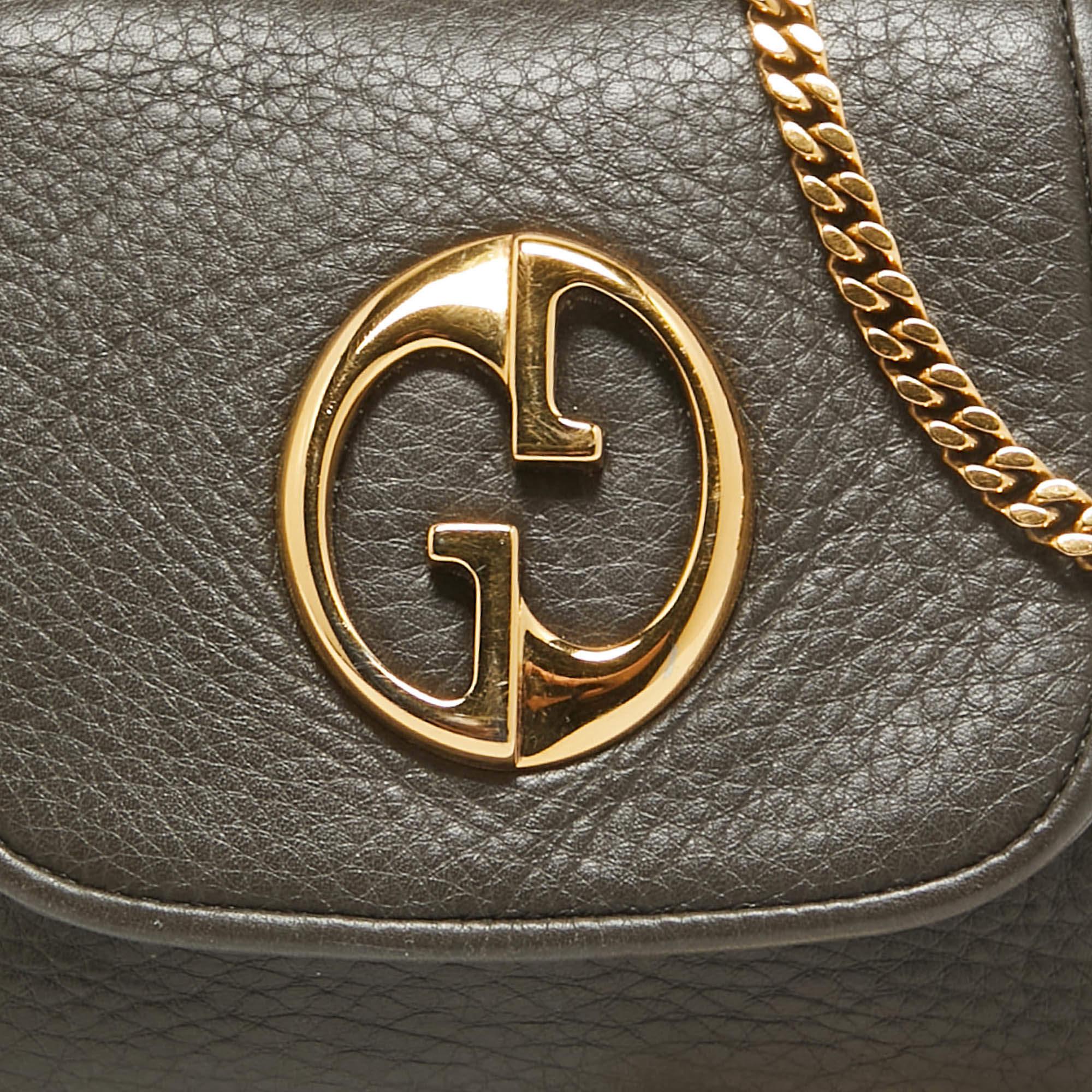 Bolso Crossbody de cadena 1973 pequeño de piel gris oscuro de Gucci 1