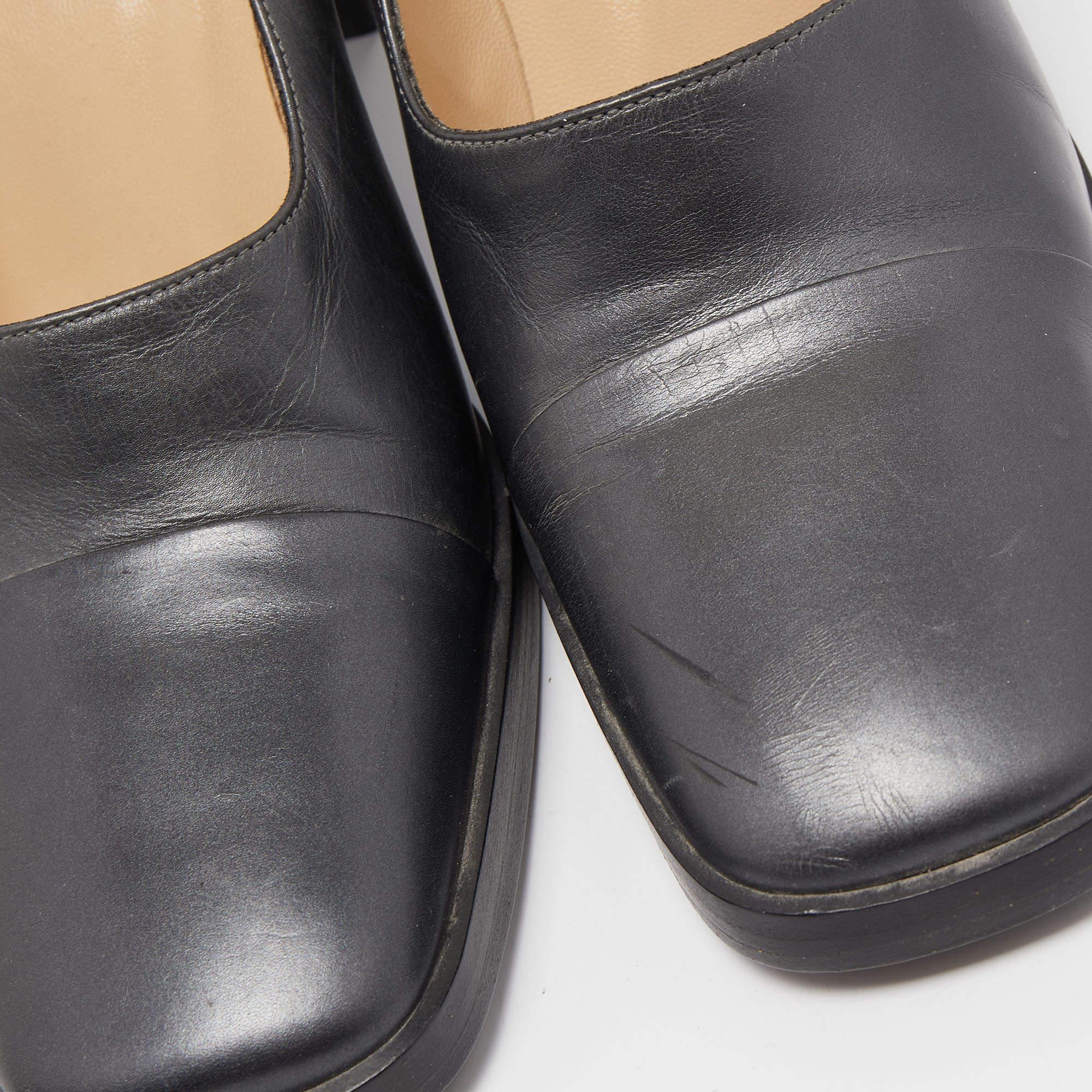Gucci Gris Oscuro Cuero Punta Cuadrada Plataforma Bombas Tamaño 37 en Bastante bueno estado para la venta en Dubai, Al Qouz 2