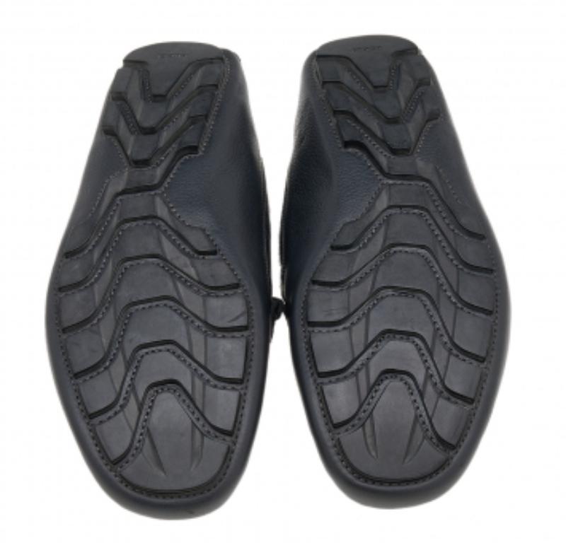 Gucci Dark Grey Leather Web Detail Slip On Loafers Size 41.5 For Sale 2