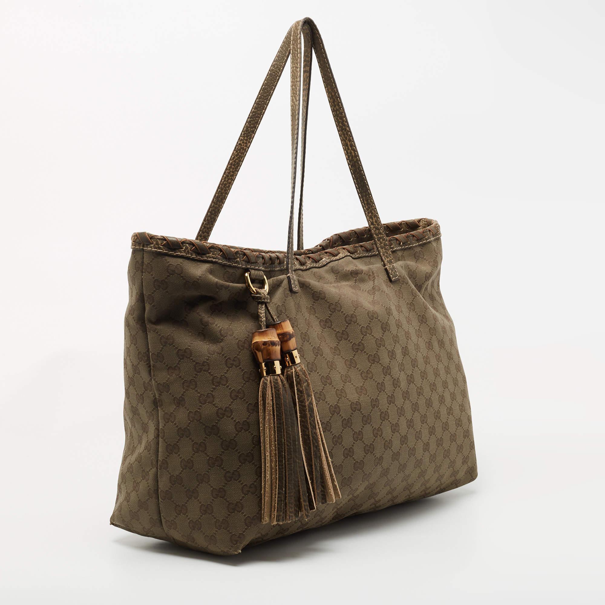 Gucci Dark Olive Green GG Canvas Bamboo Tassel Shopper Tote In Fair Condition In Dubai, Al Qouz 2