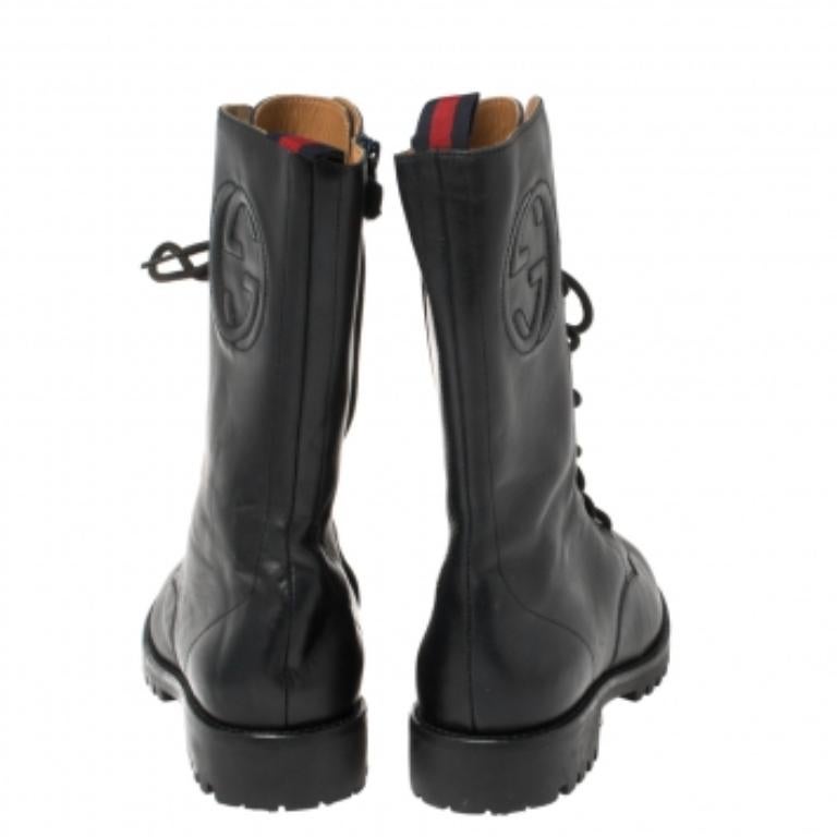 Gucci - Bottes de combat en cuir bleu marine profond, taille 35 Bon état - En vente à Dubai, Al Qouz 2