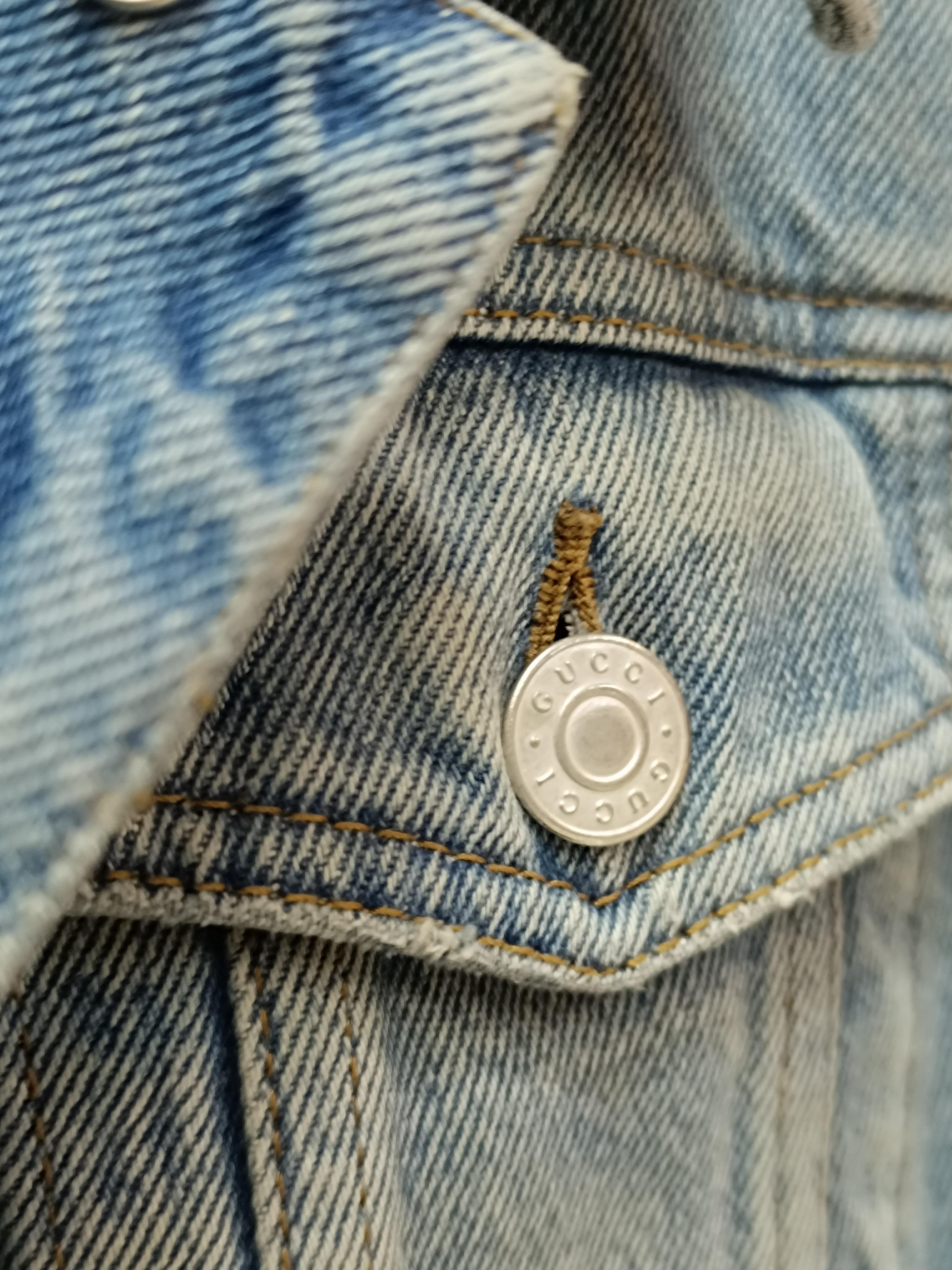 Gucci denim jacket with floral logo lining For Sale 6