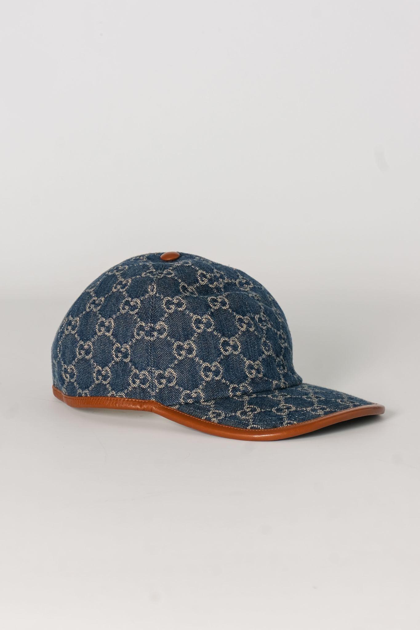 Color: navy blue
Material: Denim with leather
Style No. 656206
Comes with: dust bag
Condition: New
Made in Italy
retail