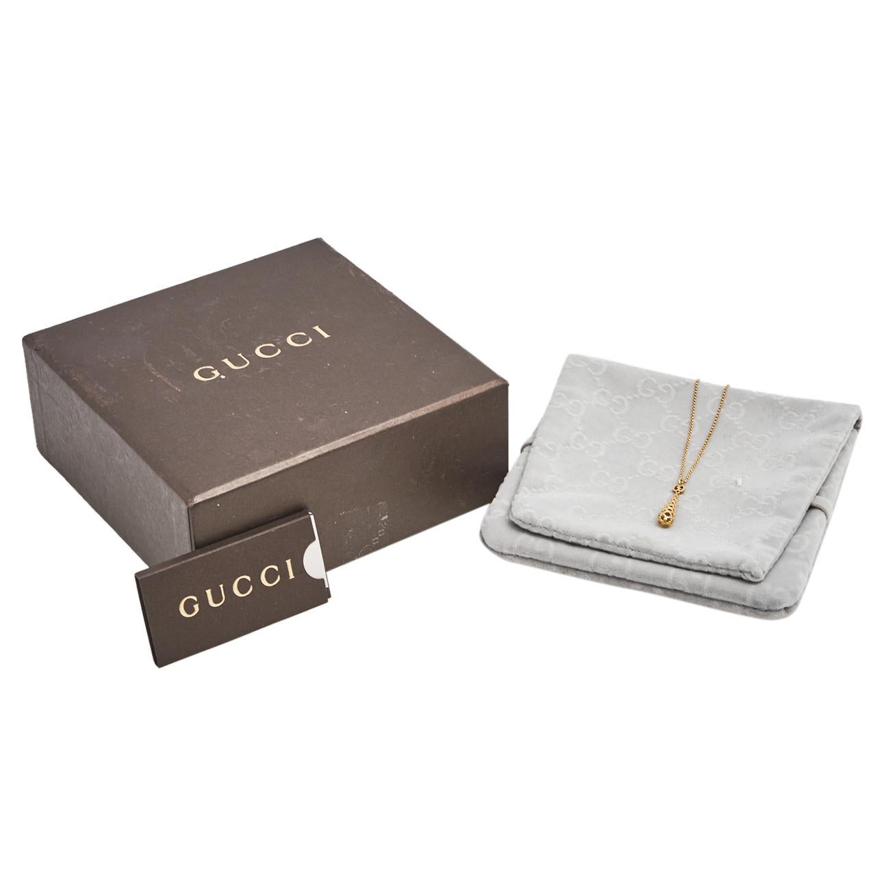 Gucci Diamantissima 18K Yellow Gold Pendant Necklace In Good Condition In Dubai, Al Qouz 2