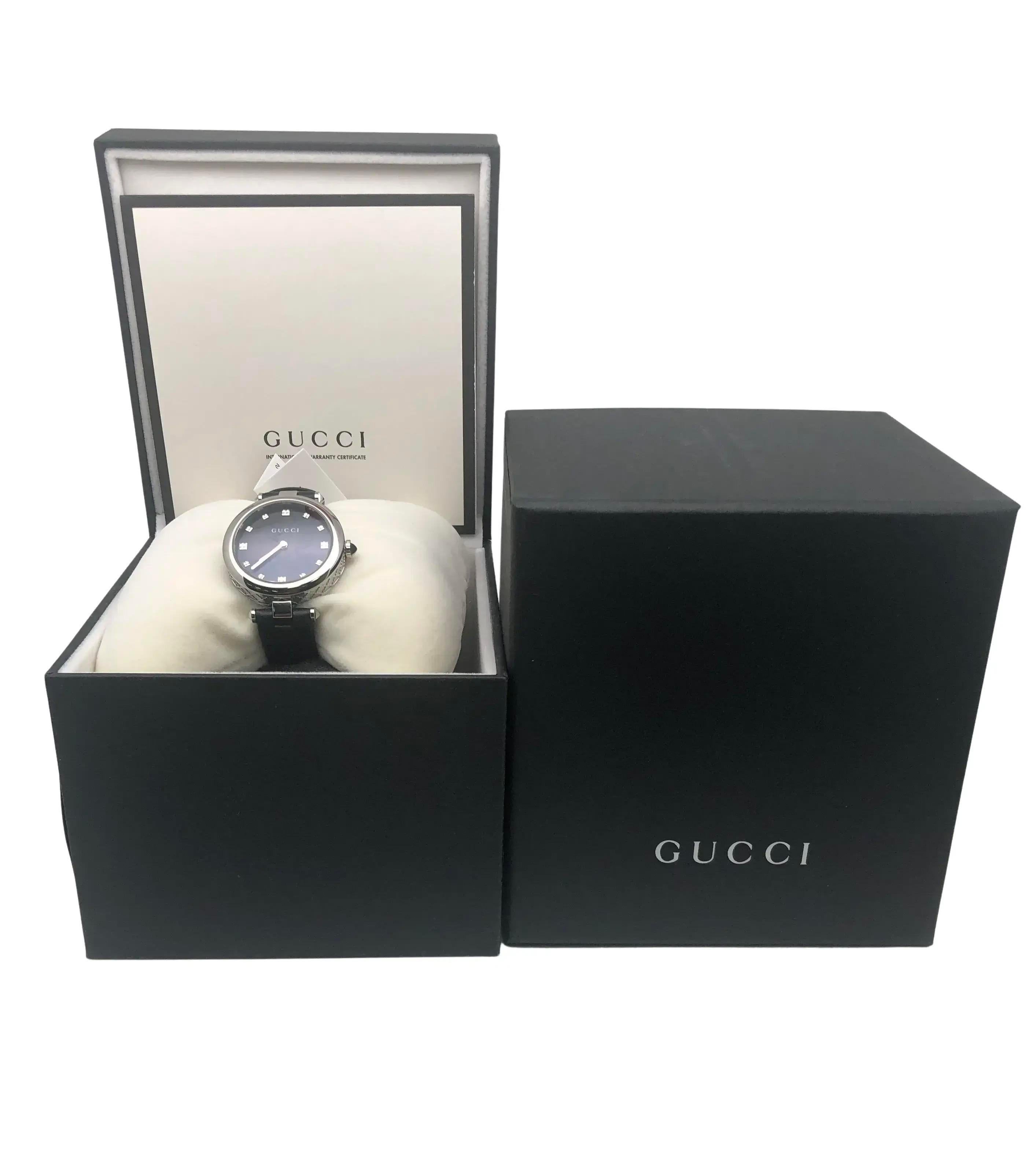 Gucci Diamantissima 32mm Stainless Steel Black Dial Quartz Ladies Watch YA141403 In New Condition For Sale In New York, NY
