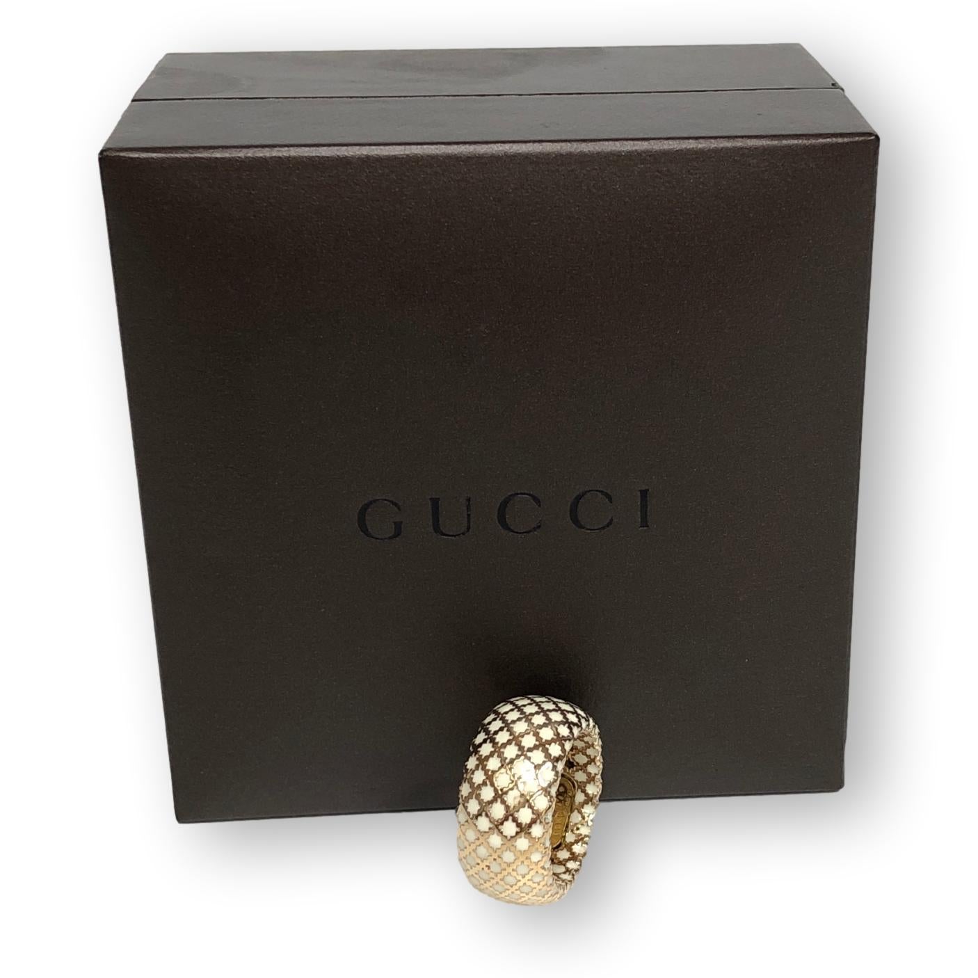 Modern Gucci Diamantissima White Enamel 18 Karat Gold Ring Size 4.5