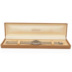 Gucci Diamant-Datum Quarz Herrenuhr Ref. 9000M