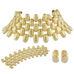 Gucci Diamond Gold Suite Necklace