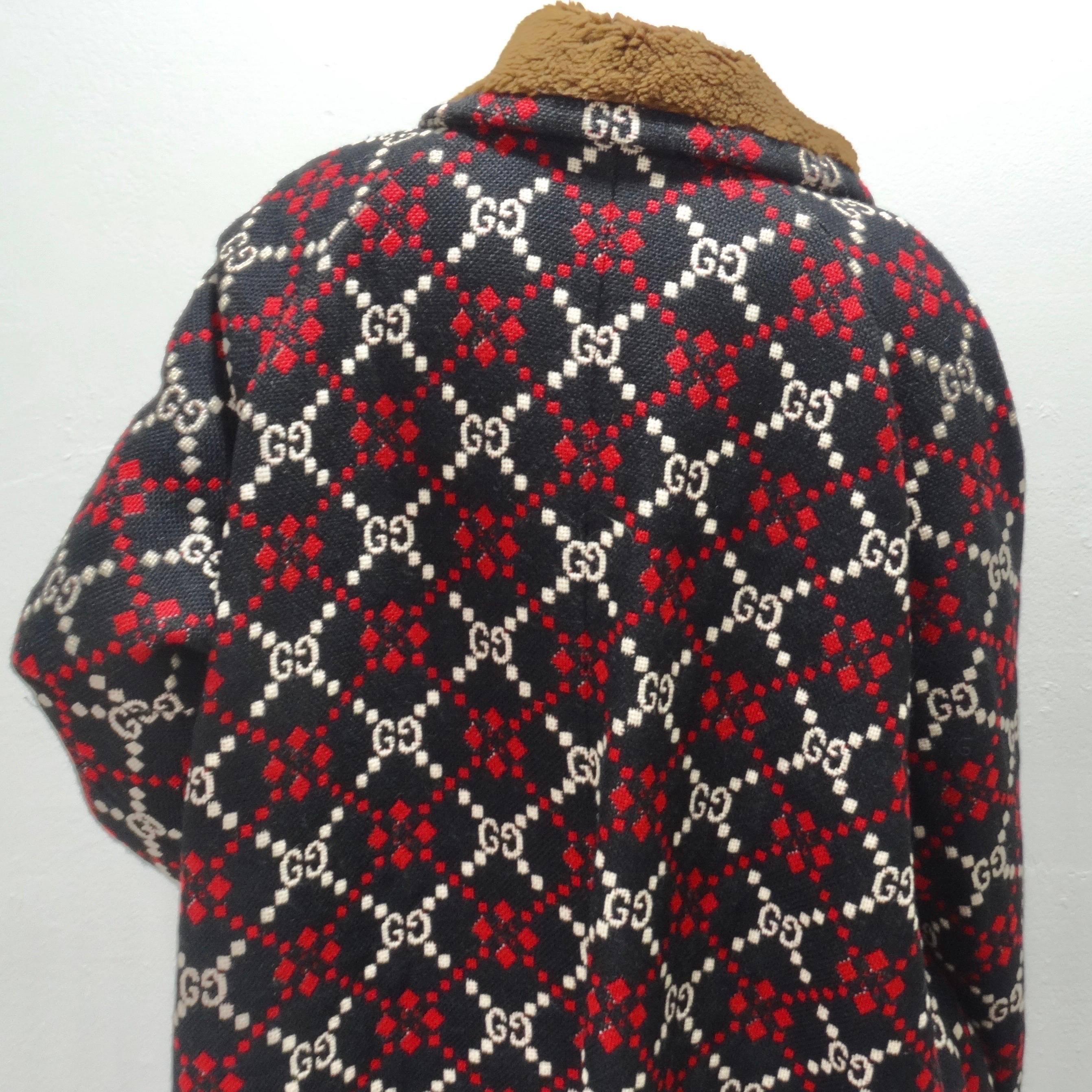 Gucci Diamond Wool GG Logo Mantel mit übergroßem Cape im Angebot 4