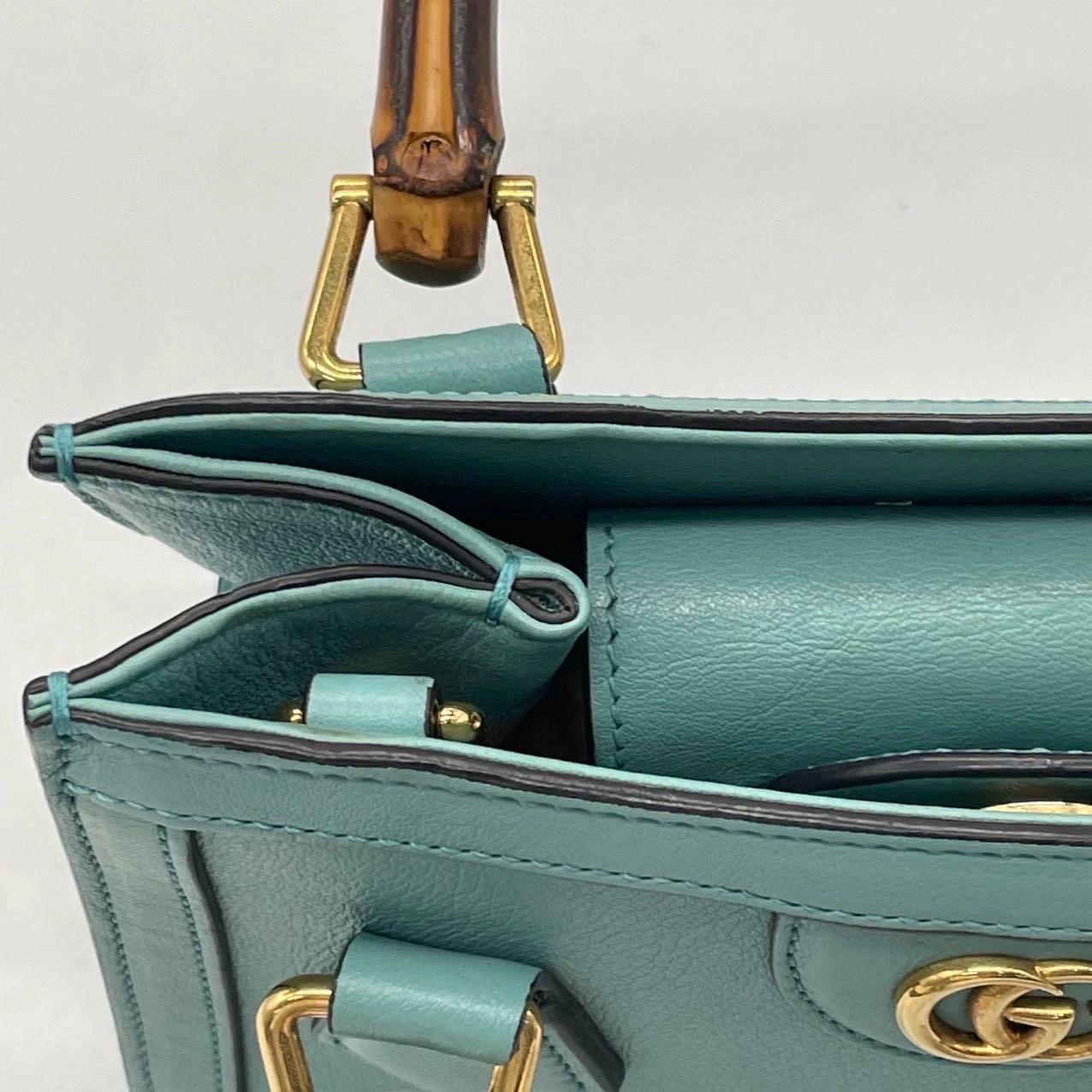 Gucci Diana Mini Blue Leather Bag Bamboo Handle with Strap en vente 6