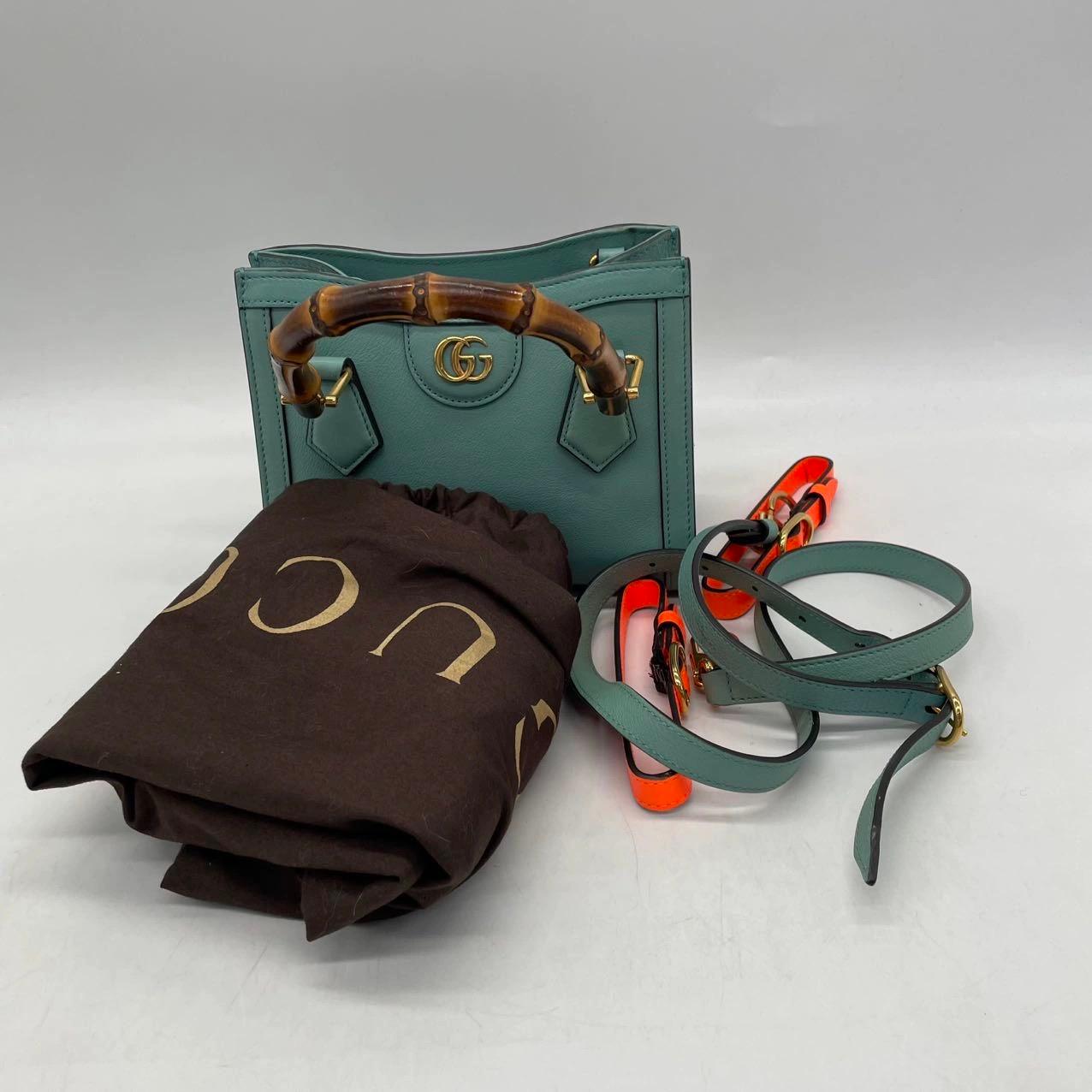 Gucci Diana Mini Blue Leather Bag Bamboo Handle with Strap en vente 2