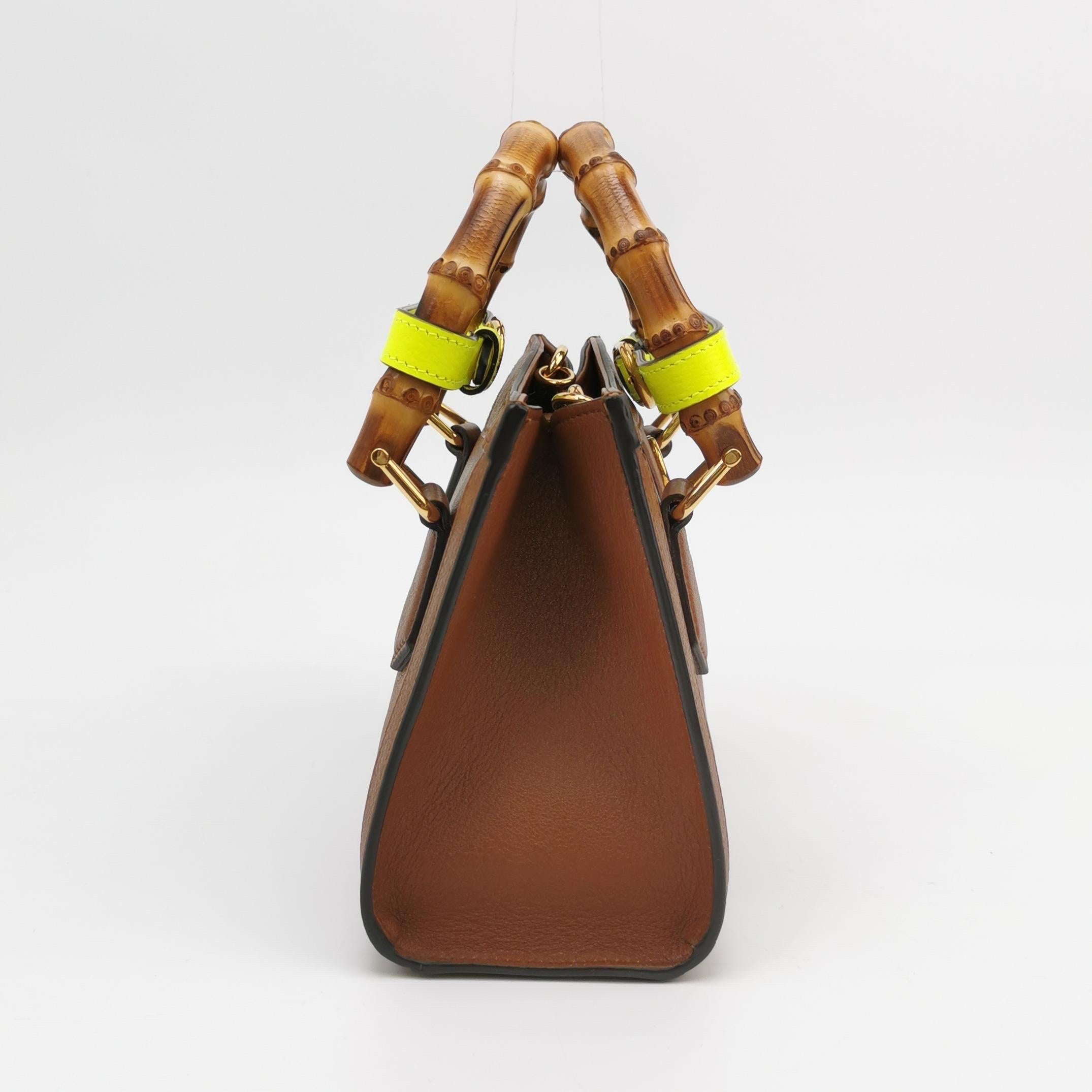 Gucci Diana Mini Brown Leather Bag Bamboo Handle with Strap In Excellent Condition For Sale In AUBERVILLIERS, FR