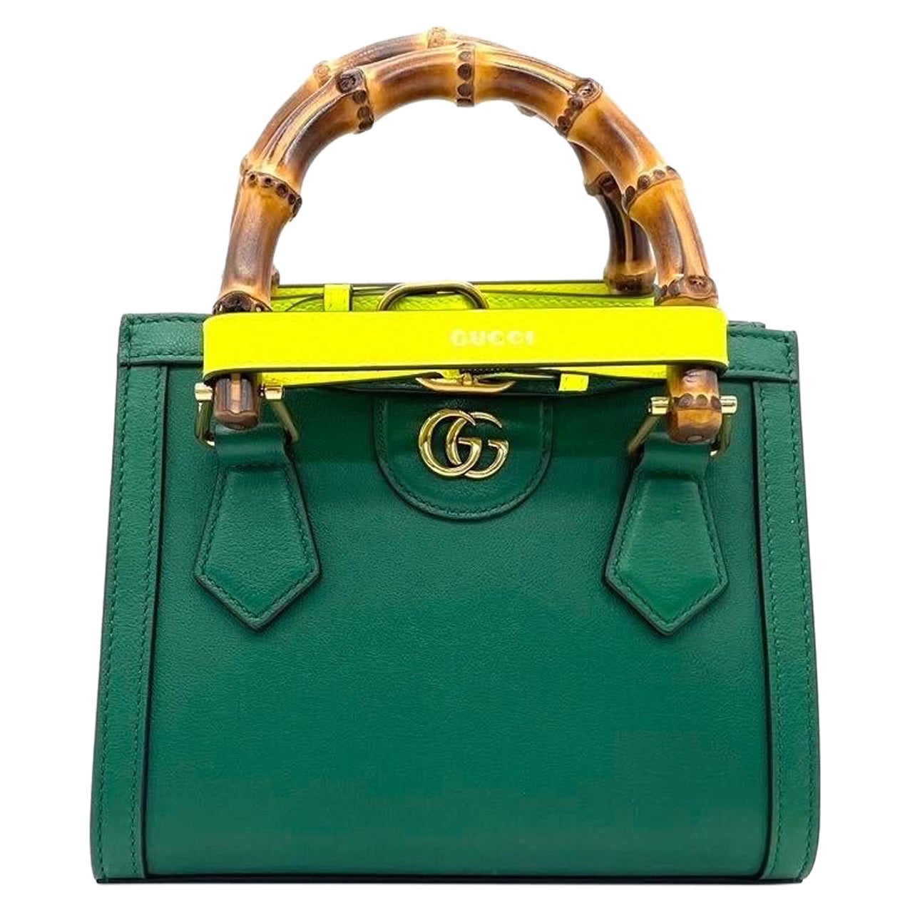 Gucci Diana Mini Bolso de Piel Verde Asa de Bambú con Correa