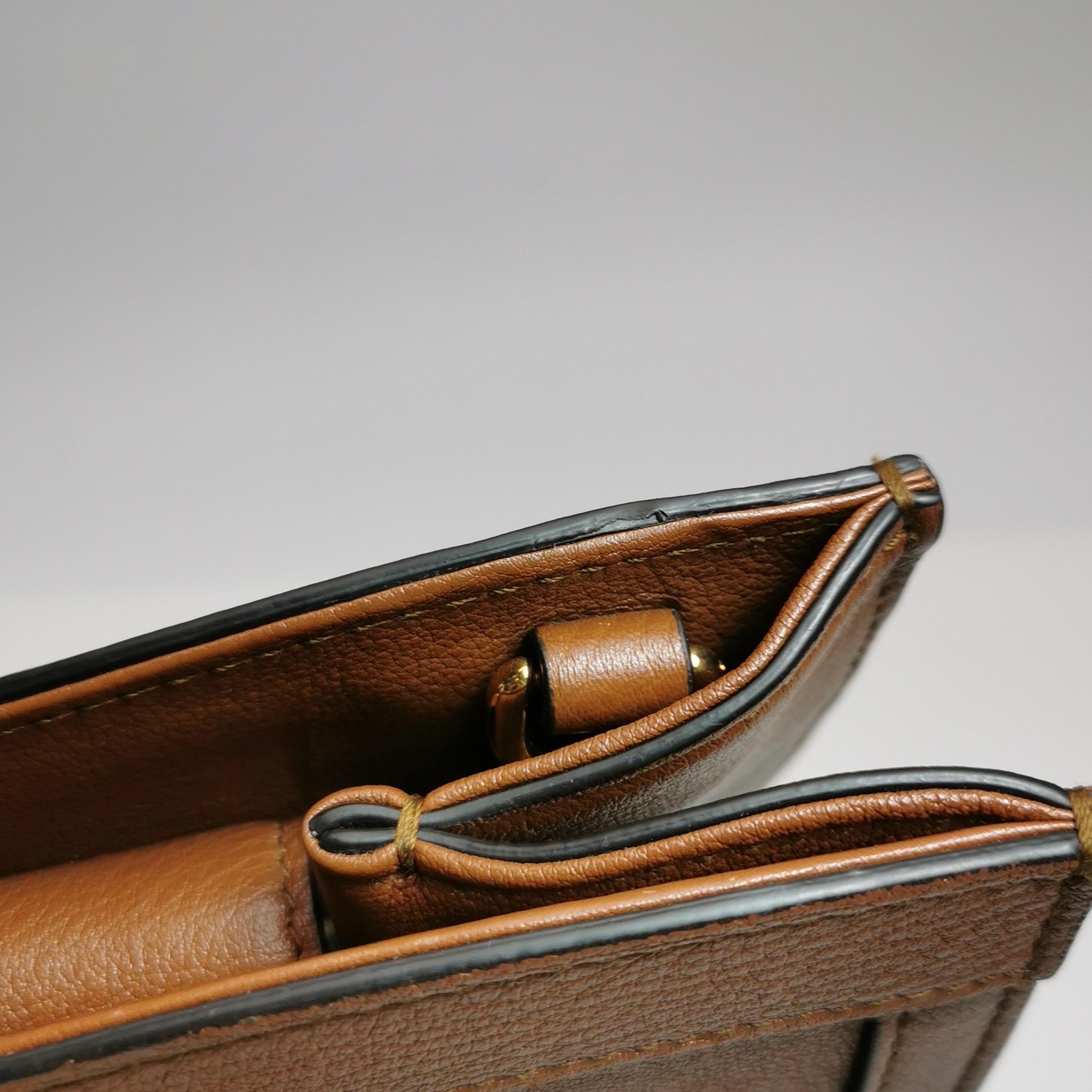 Gucci Diana Small Tan Brown Calfskin Leather Bamboo Top Handles Crossbody Bag For Sale 4