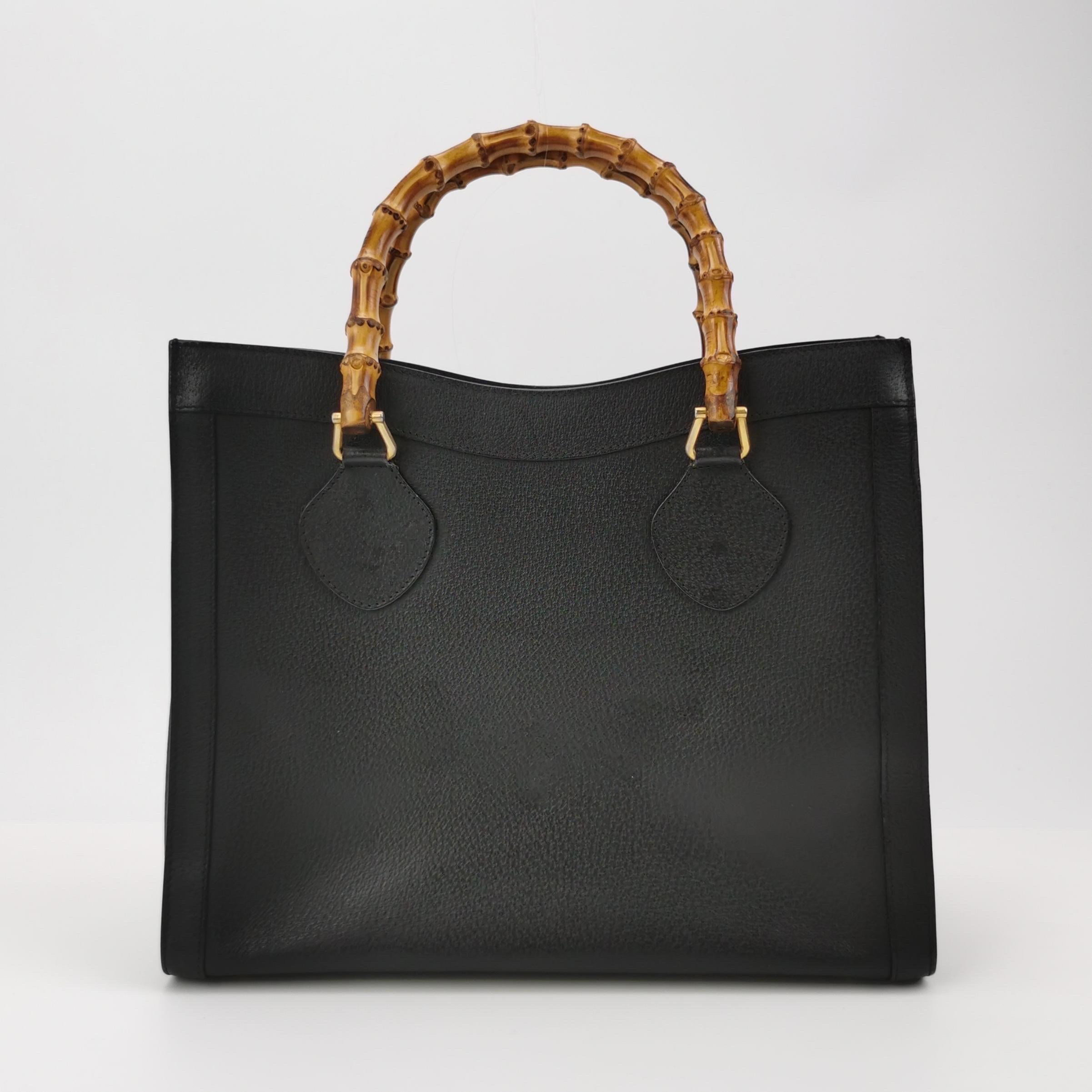 Gucci Diana Vintage Large Black Leather Bamboo Top Handles Tote In Excellent Condition For Sale In AUBERVILLIERS, FR