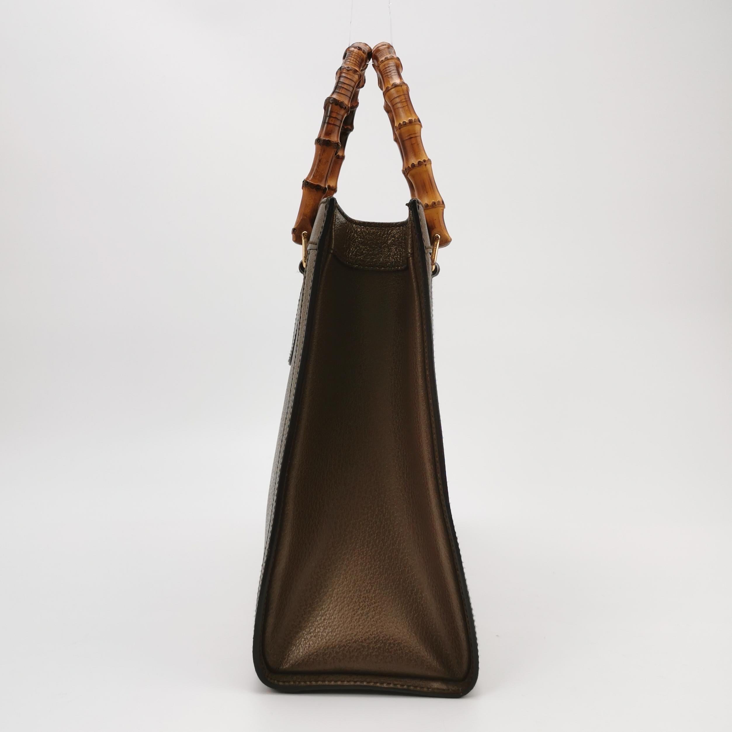 Gucci Diana Vintage Große Metallic Kupfer Leder Bambus Top Handles Tote im Zustand „Hervorragend“ im Angebot in AUBERVILLIERS, FR
