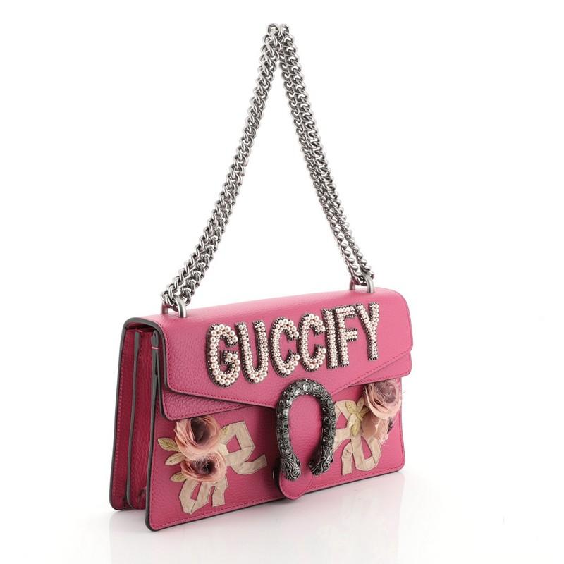 This Gucci Dionysus Bag Embellished Leather Small, crafted from pink leather, features a chain link strap, floral appliques and 