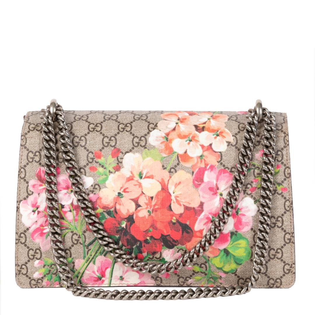 Very good condition

Gucci Dionysus Bloom Small Shoulder Bag

A floral touch is always a good idea and on this iconic Gucci bag, it looks even better. The Gucci Dionysus is one of the brand's signature bags and this particular one comes with a bloom
