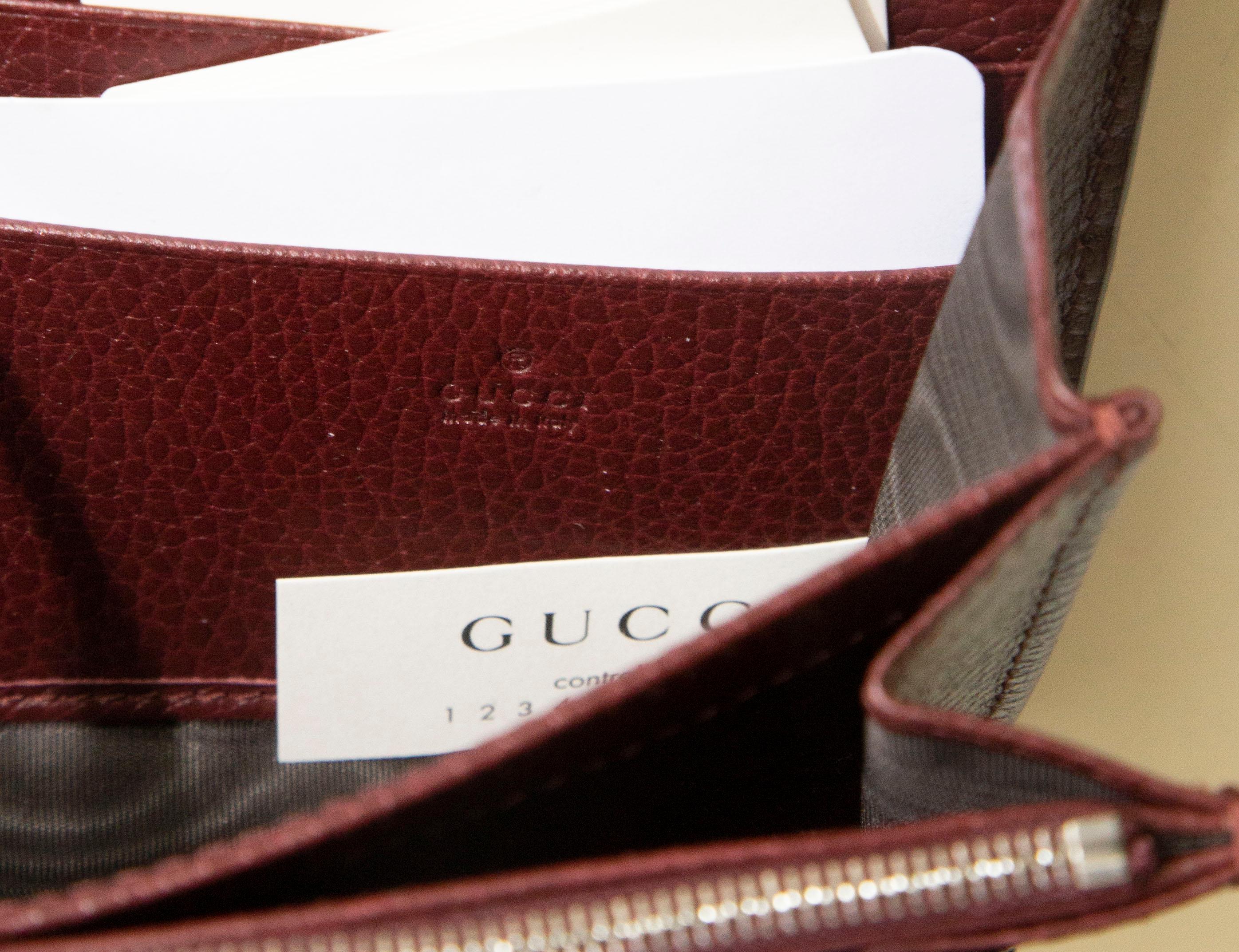 Gucci Dionysus - Sac à bandoulière portefeuille en cuir bordeaux en vente 4
