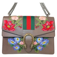 Gucci Borsa a tracolla in pelle con ricamo floreale Dionysus, A. Michel