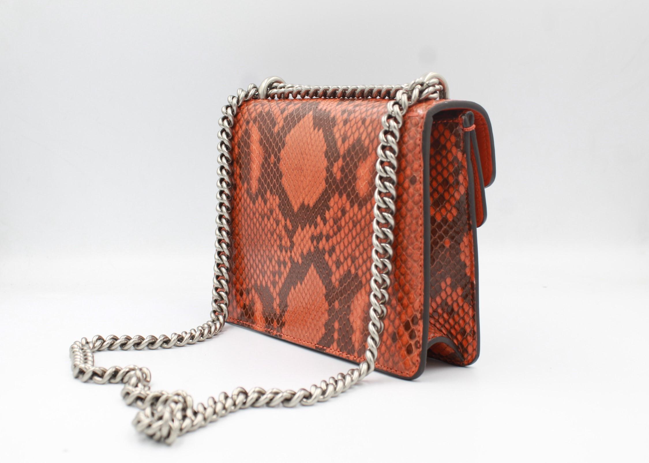 Gucci handbag, Dionysus mini leather bag, light brown snake print. 
Possible to wear it close body or shoulder 
Very good condition. 
sold with its dust bag 

19,5 cm x 15 cm x 5 cm

