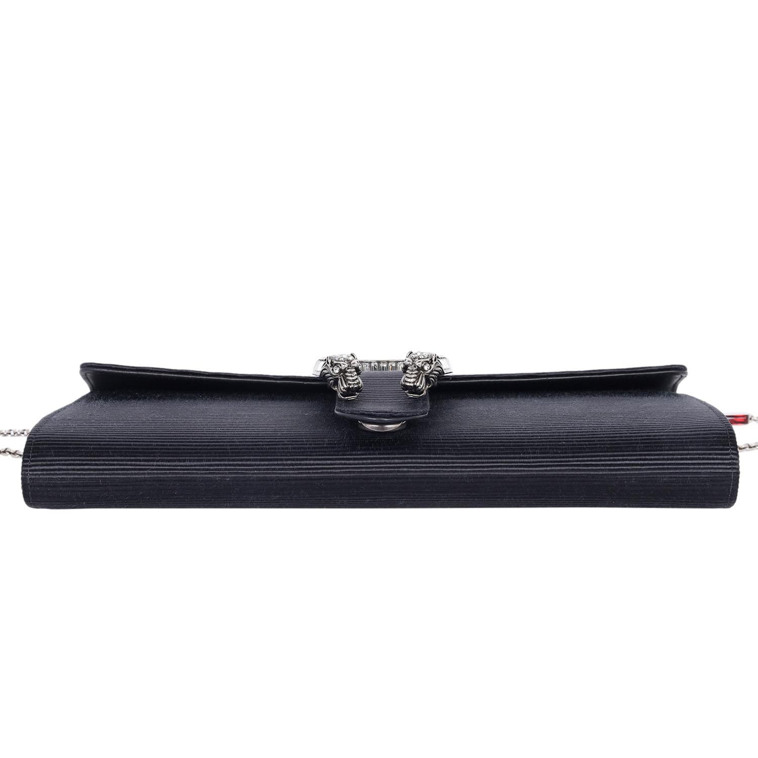 Bolso de hombro Dionisio Herradura de Cristal Satinado Acanalado Negro en venta 6