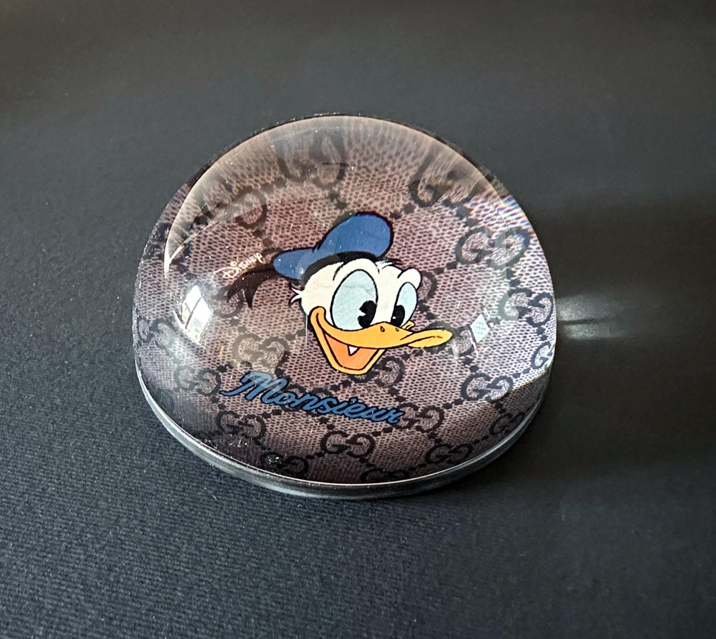 Italiano Gucci Paperino Disney Fermacarte in vendita