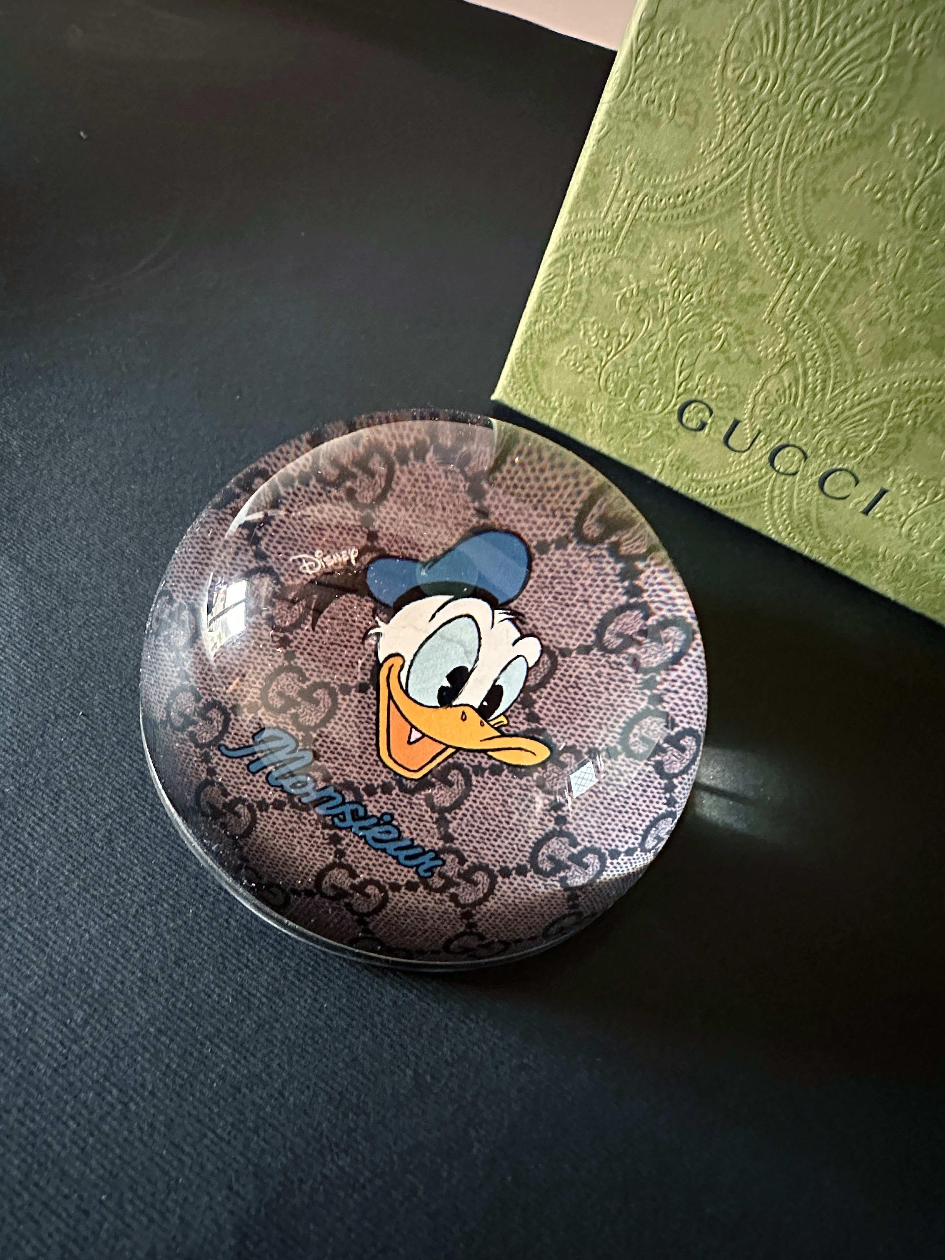 Vetro Gucci Paperino Disney Fermacarte in vendita
