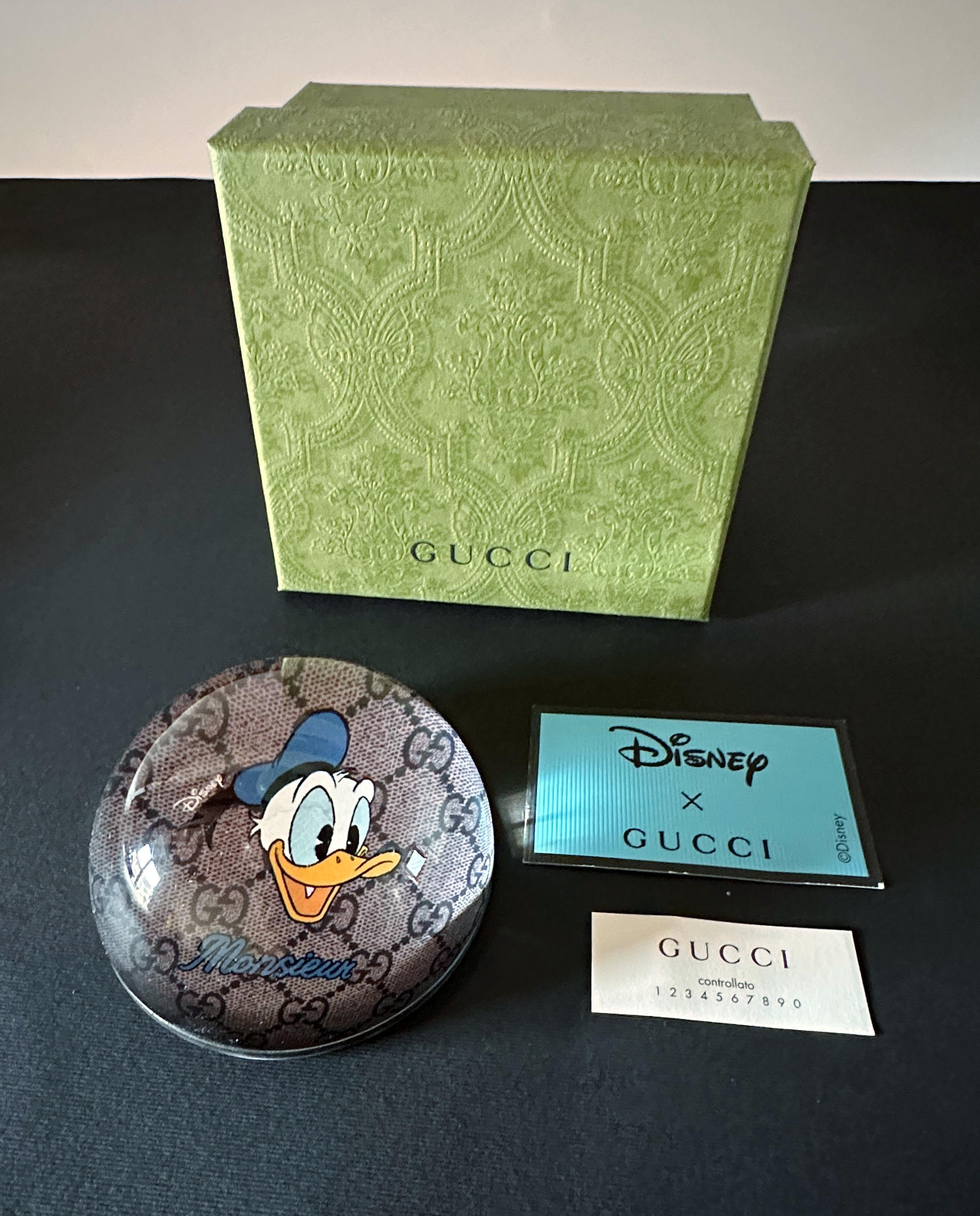 Gucci Paperino Disney Fermacarte in vendita 1