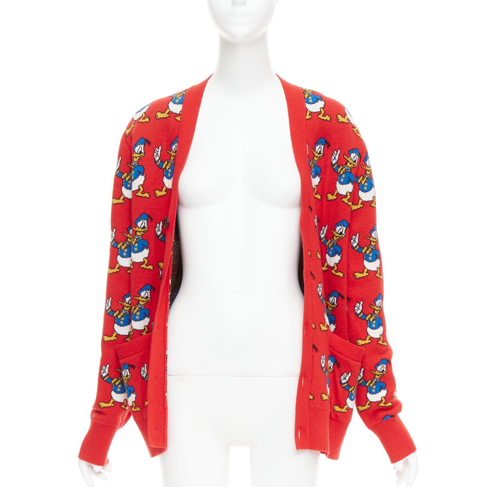 Rouge GUCCI Disney Donald Duck cardigan à boutons en intarsia en laine rouge et bleue M en vente