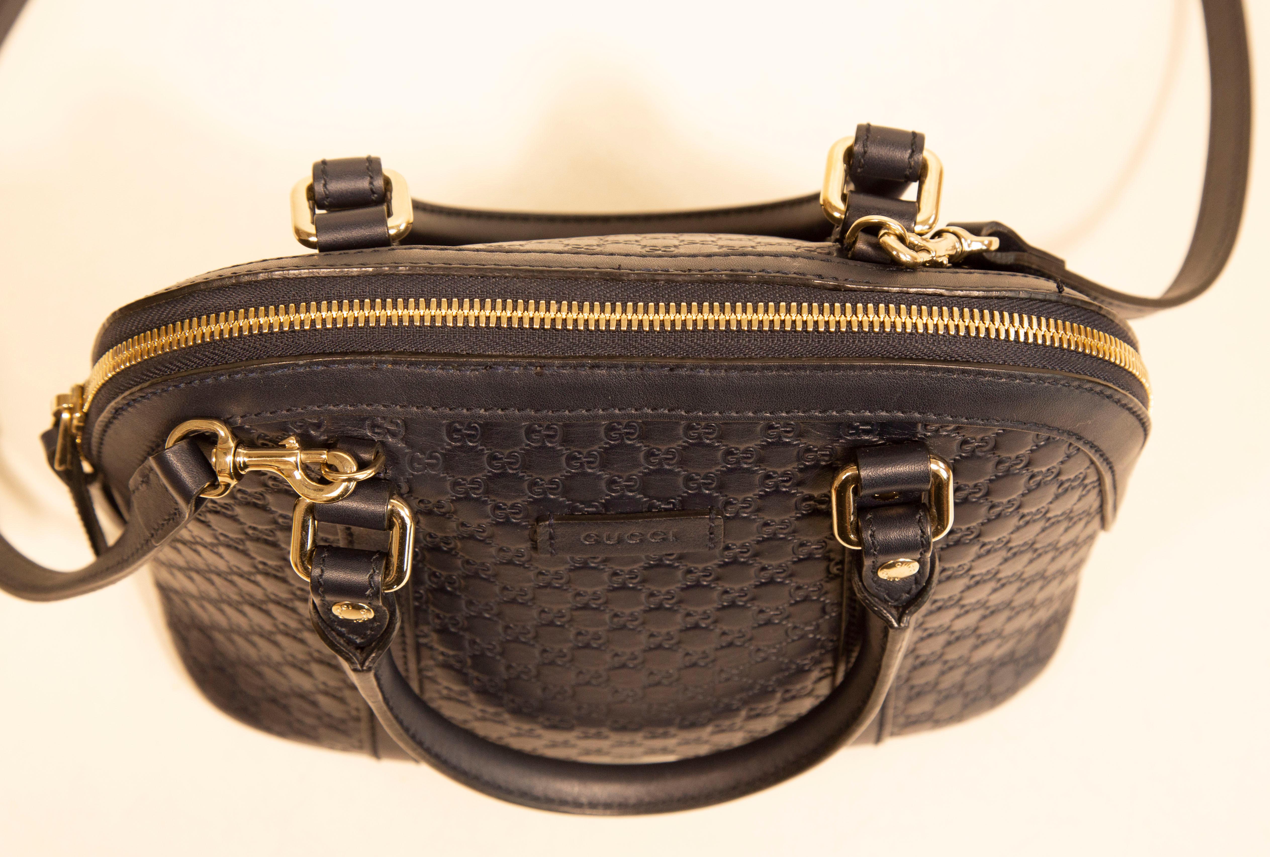 Gucci Dome Crossbody Bag Top Handle Bag in Marineblau GG Geprägtes Leder   im Angebot 6
