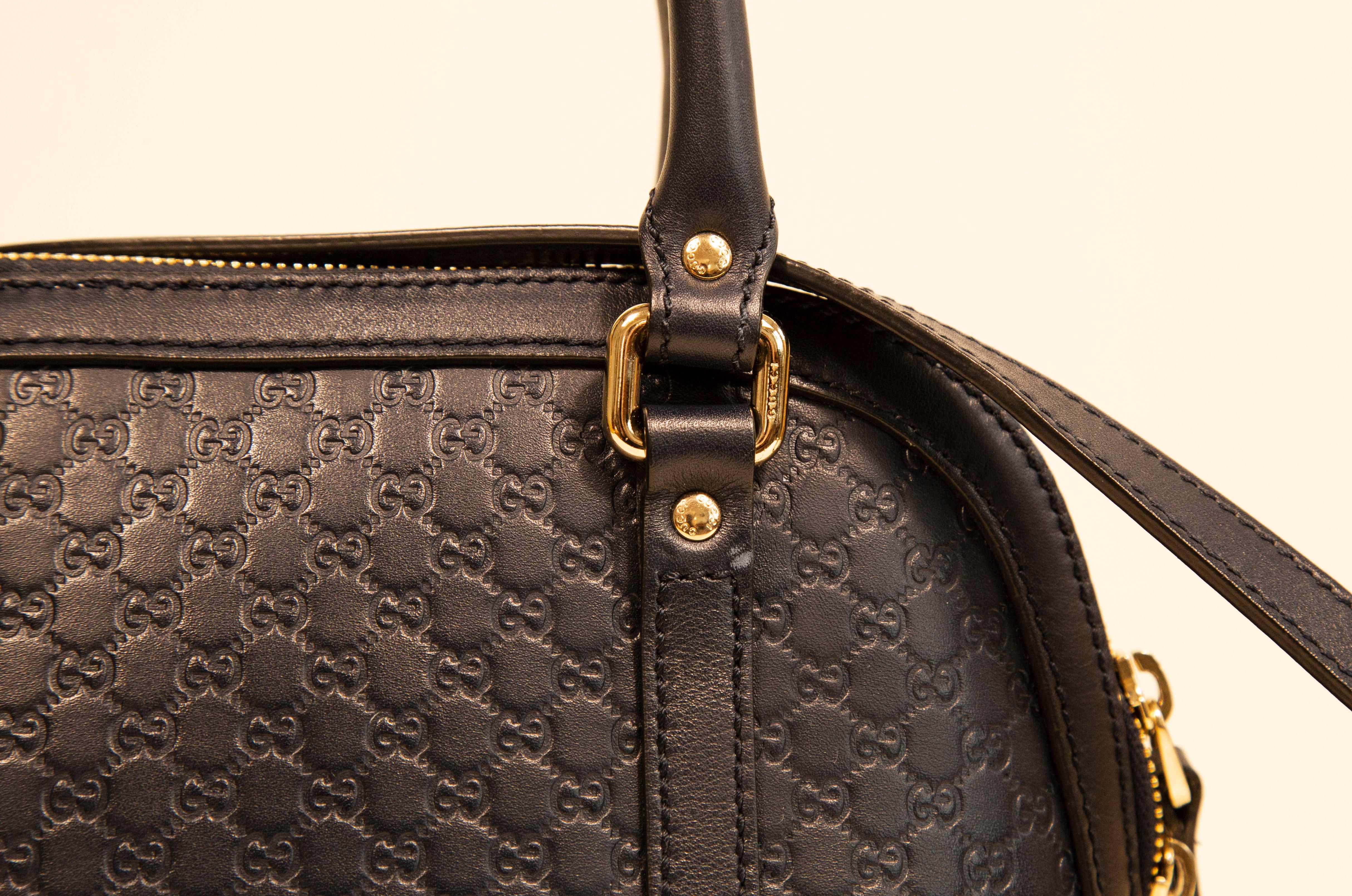 Gucci Dome Crossbody Bag Top Handle Bag in Marineblau GG Geprägtes Leder   im Angebot 2