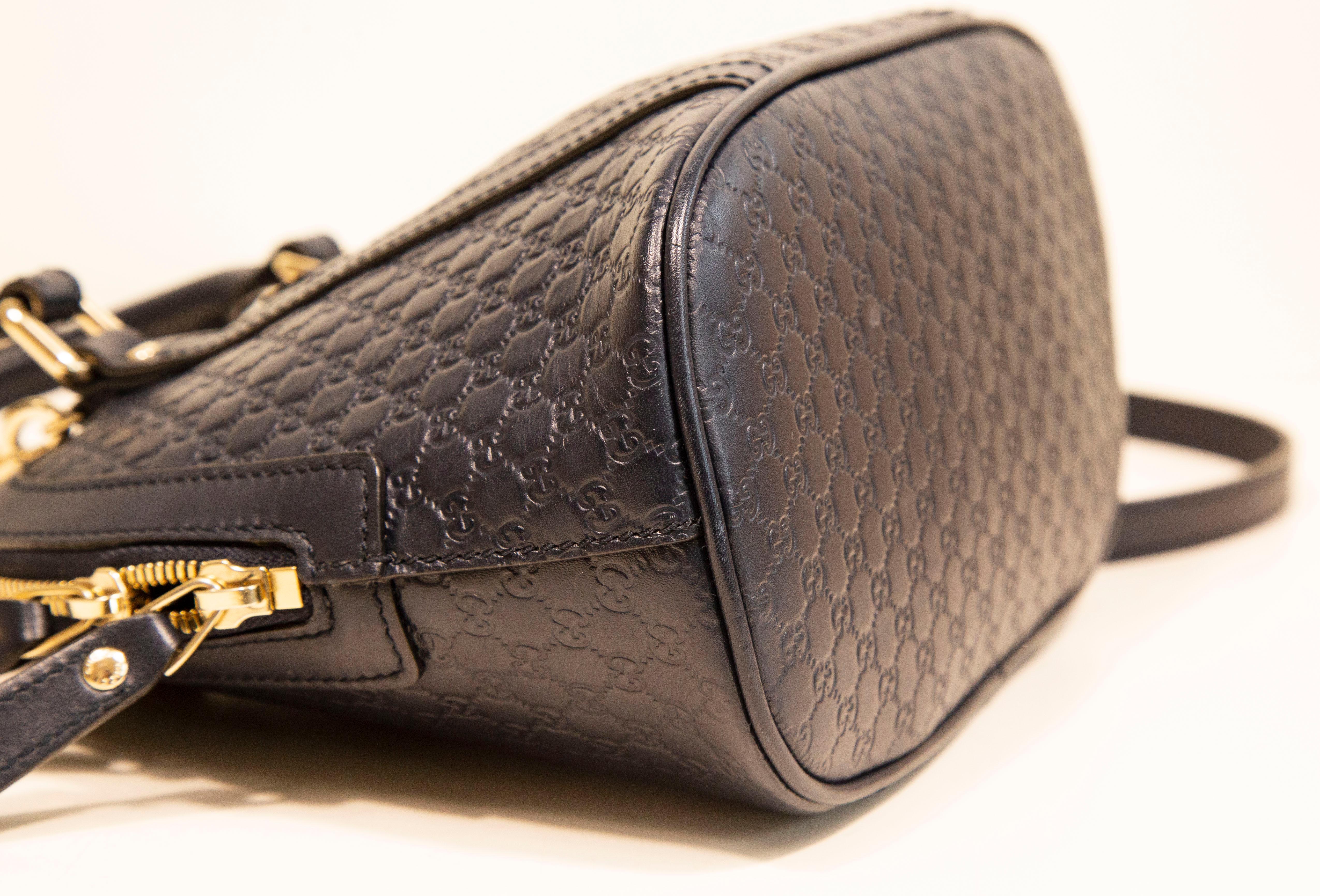 Gucci Dome Crossbody Bag Top Handle Bag in Marineblau GG Geprägtes Leder   im Angebot 4